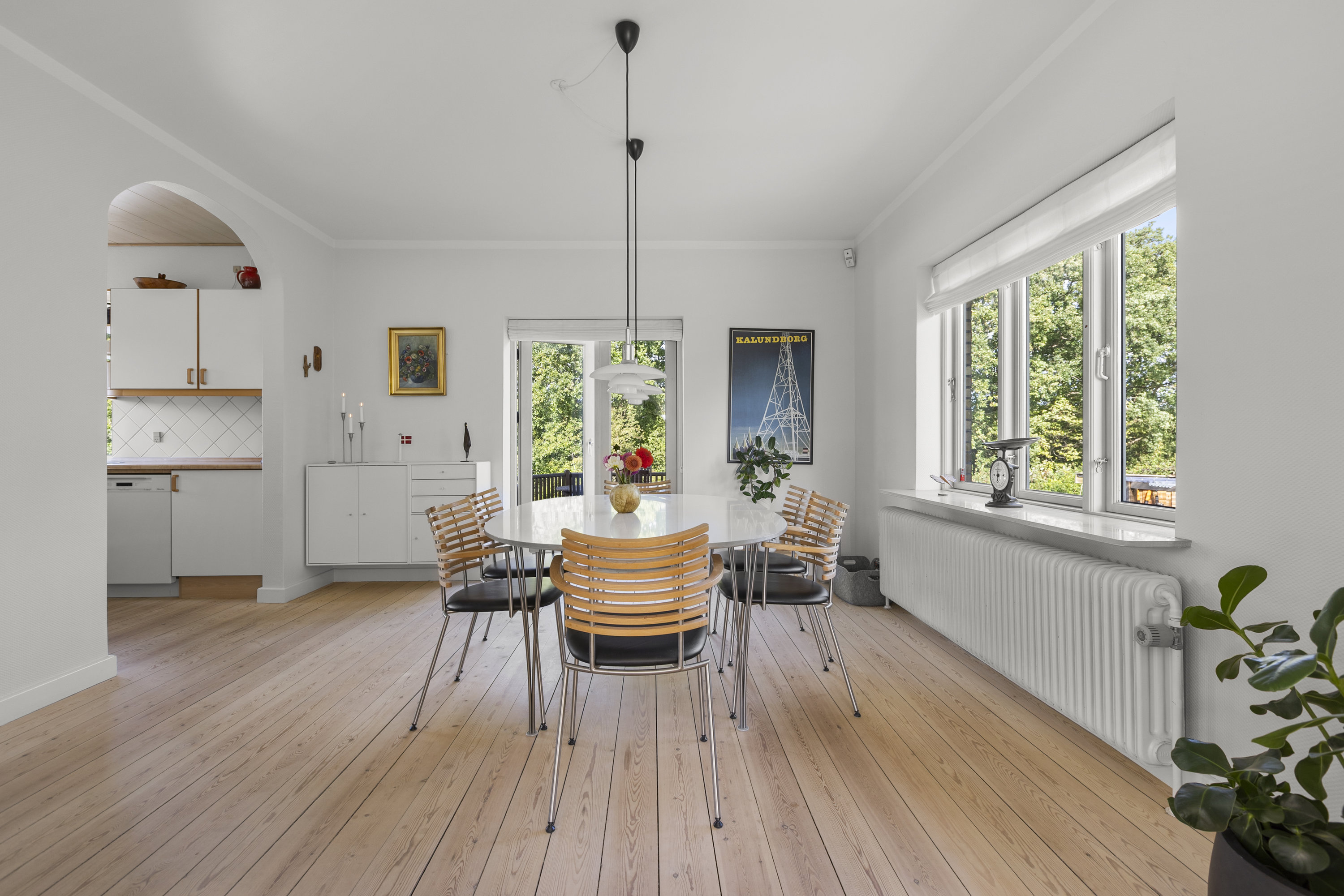 Fremhævet stue billede i fuldskærmstilstand. Billede af Lundemarken 42, 4400 Kalundborg