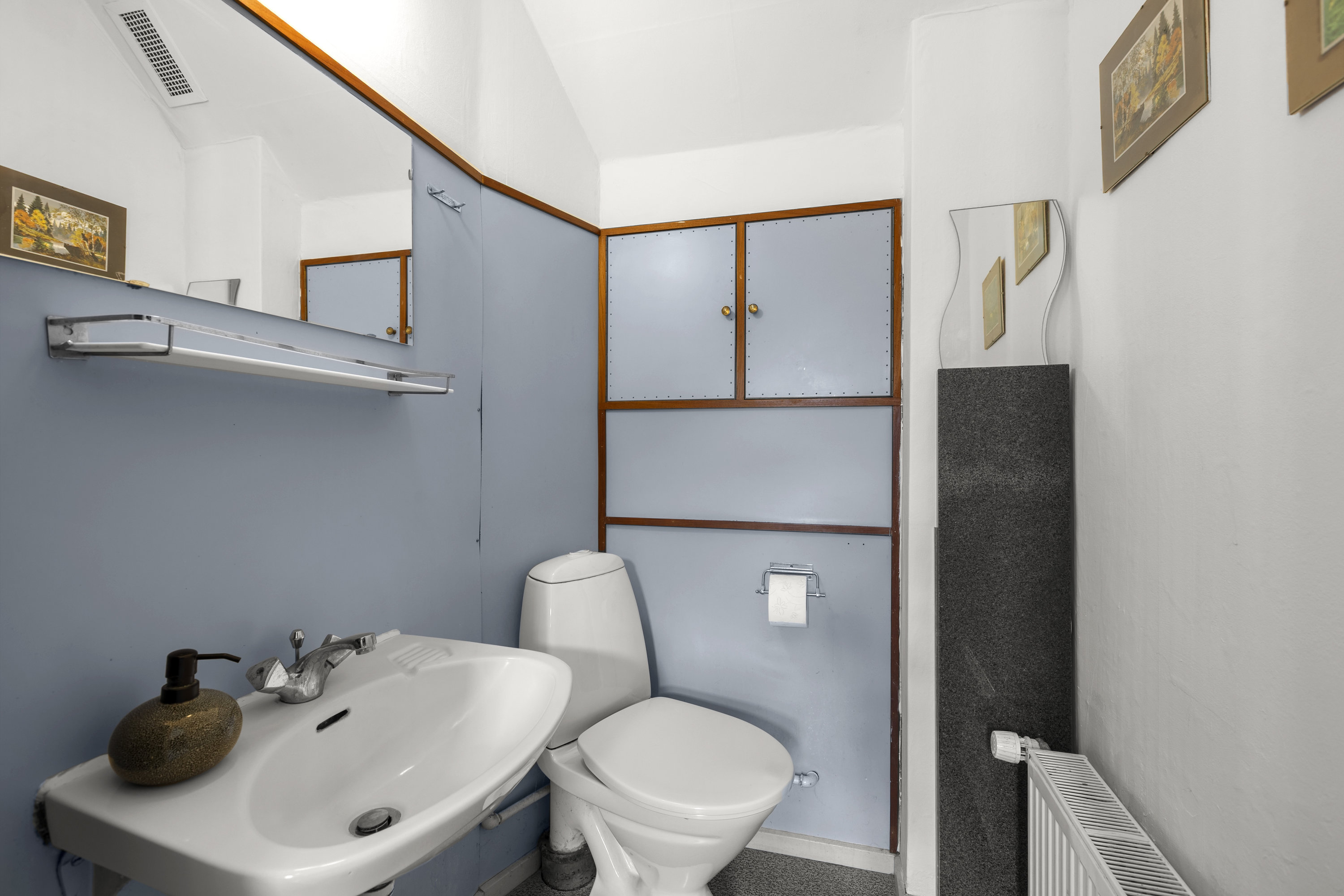 Fremhævet toilet billede i fuldskærmstilstand. Billede af Parcelvej 17, 4470 Svebølle