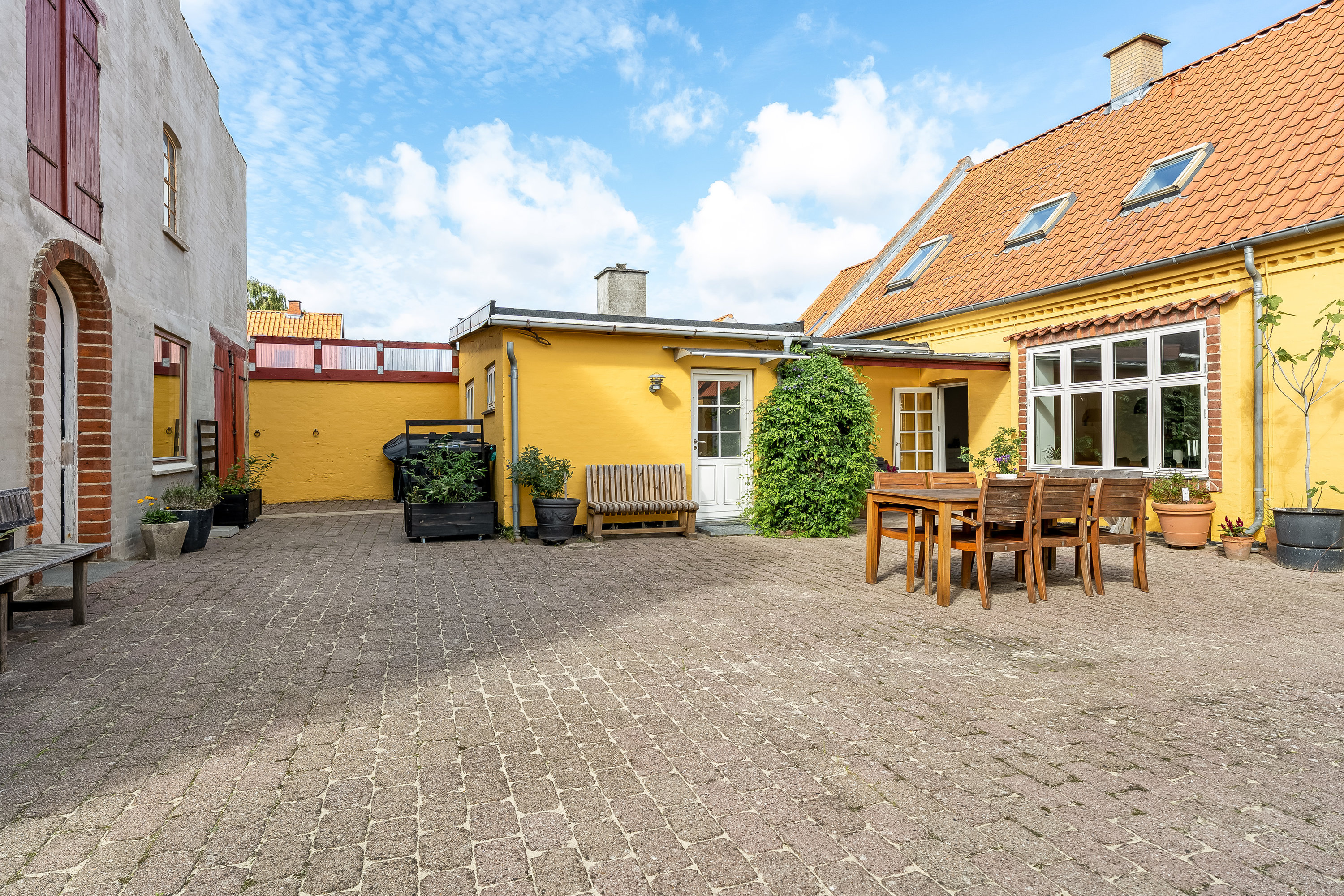 Fremhævet gårdhave billede i fuldskærmstilstand. Billede af Nørregade 8, 4800 Nykøbing F