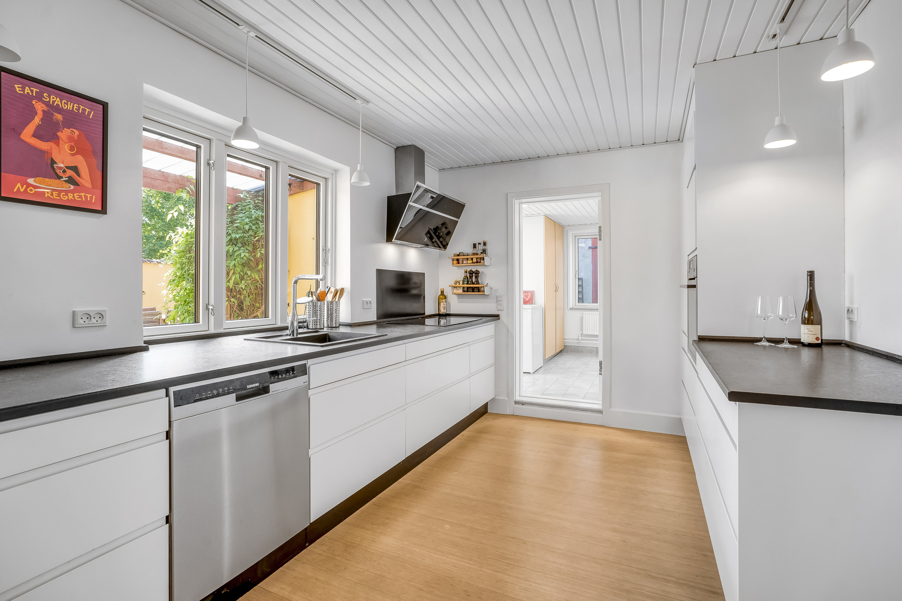 Fremhævet køkken billede i fuldskærmstilstand. Billede af Nørregade 8, 4800 Nykøbing F