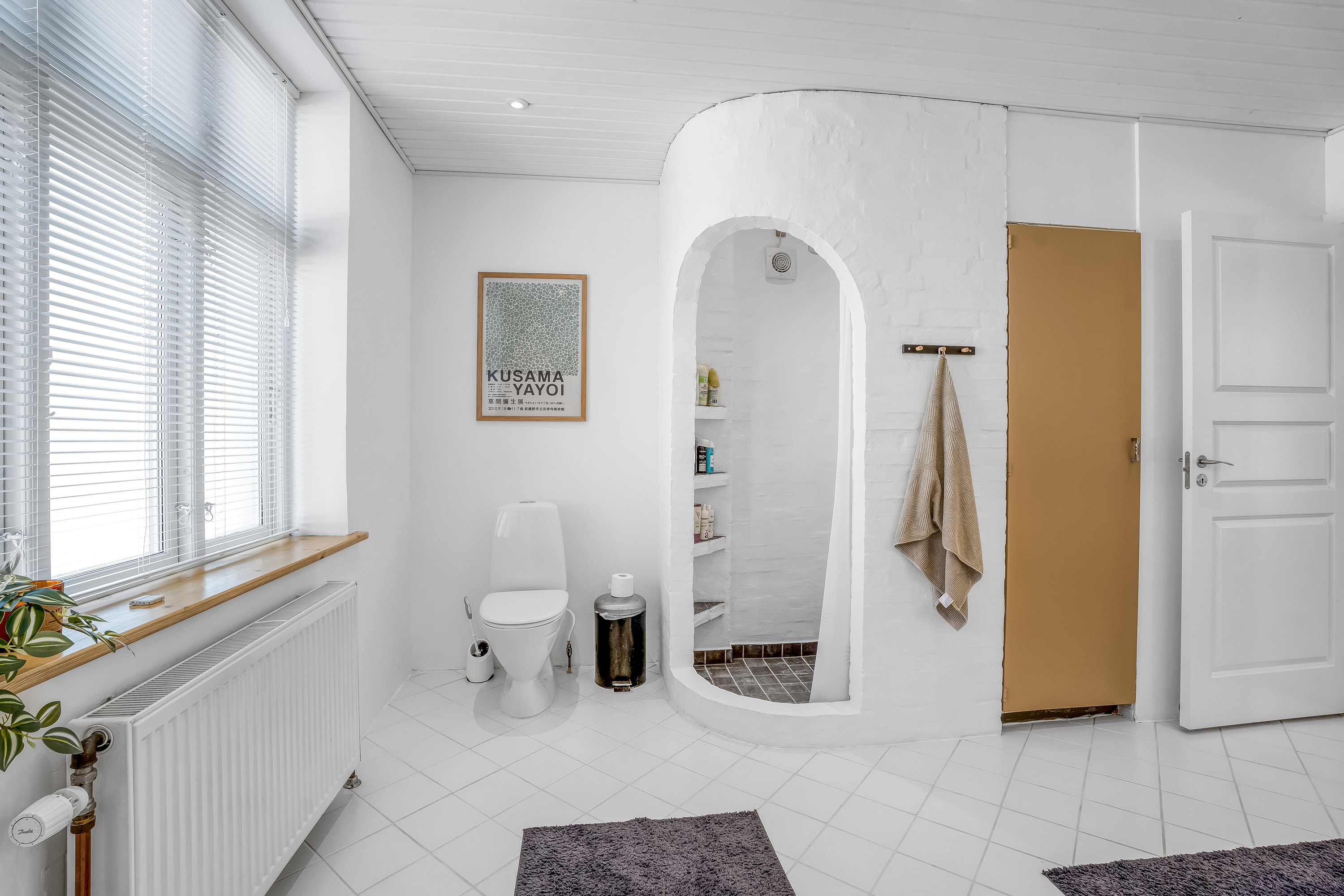 Fremhævet badeværelse billede i fuldskærmstilstand. Billede af Nørregade 8, 4800 Nykøbing F