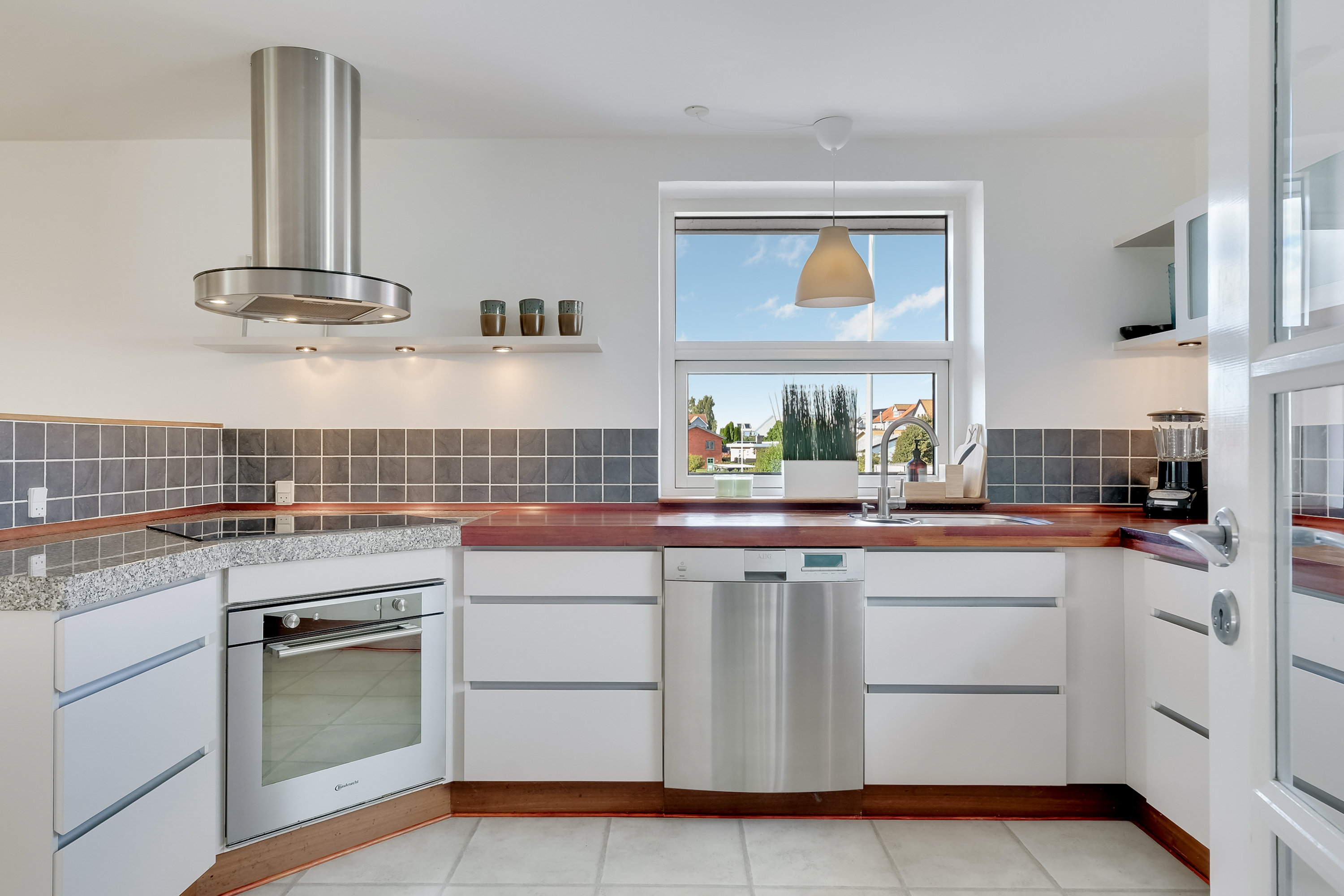 Fremhævet køkken billede i fuldskærmstilstand. Billede af Münstervej 31, Strib, 5500 Middelfart