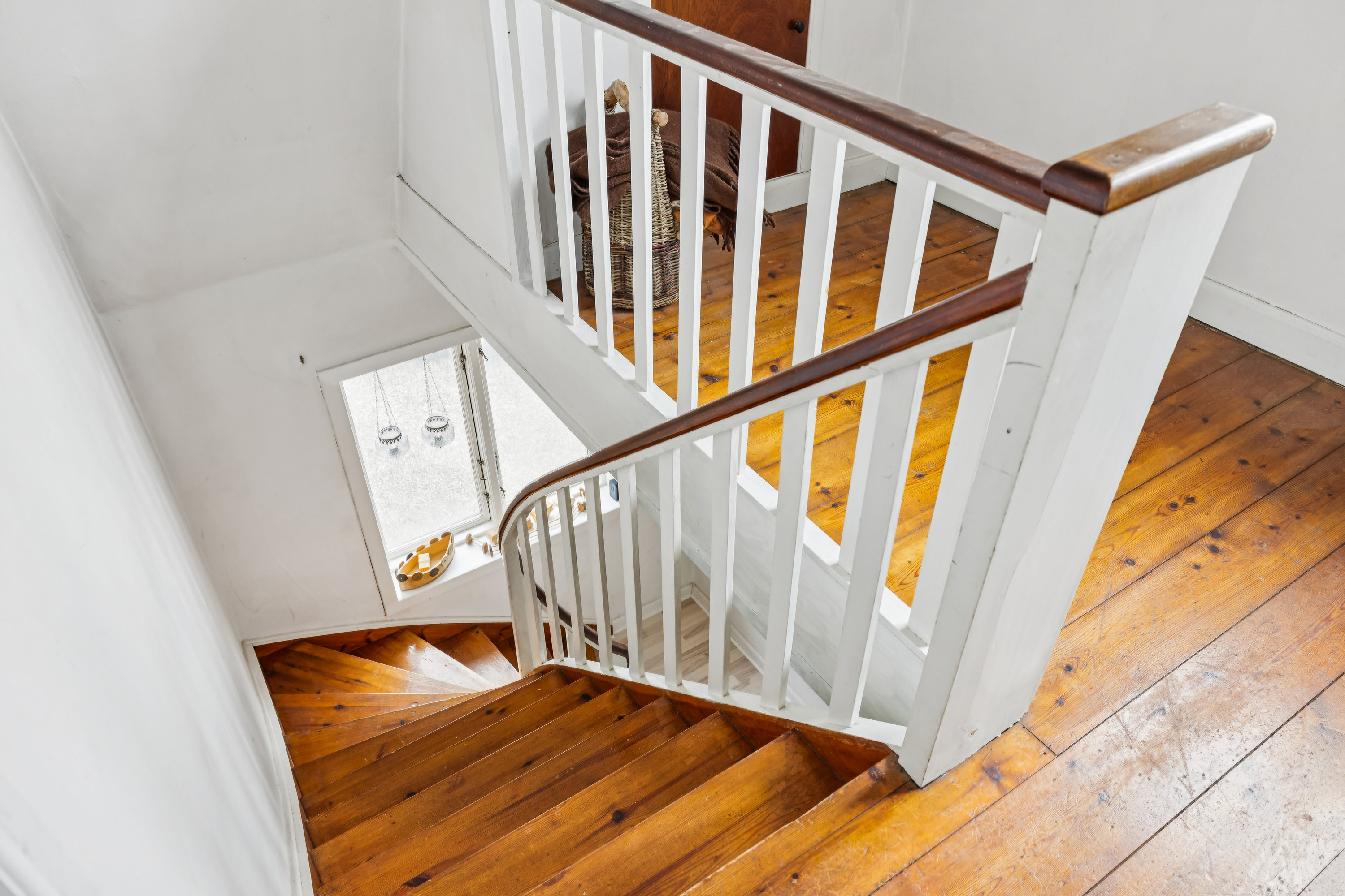 Fremhævet trappe billede i fuldskærmstilstand. Billede af Faaborgvej 16, 5854 Gislev