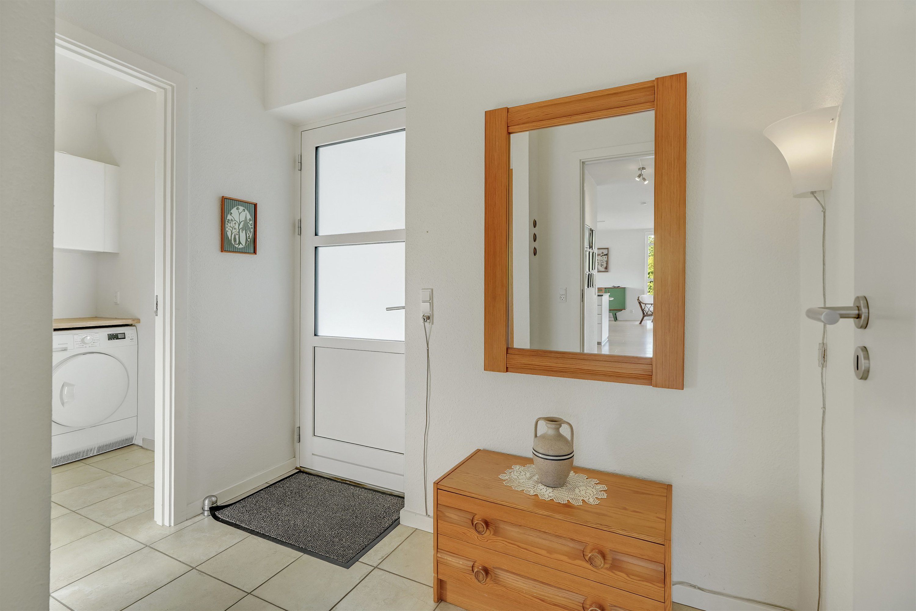 Fremhævet entré billede i fuldskærmstilstand. Billede af Hovedgaden 44C, 1. th., 7190 Billund