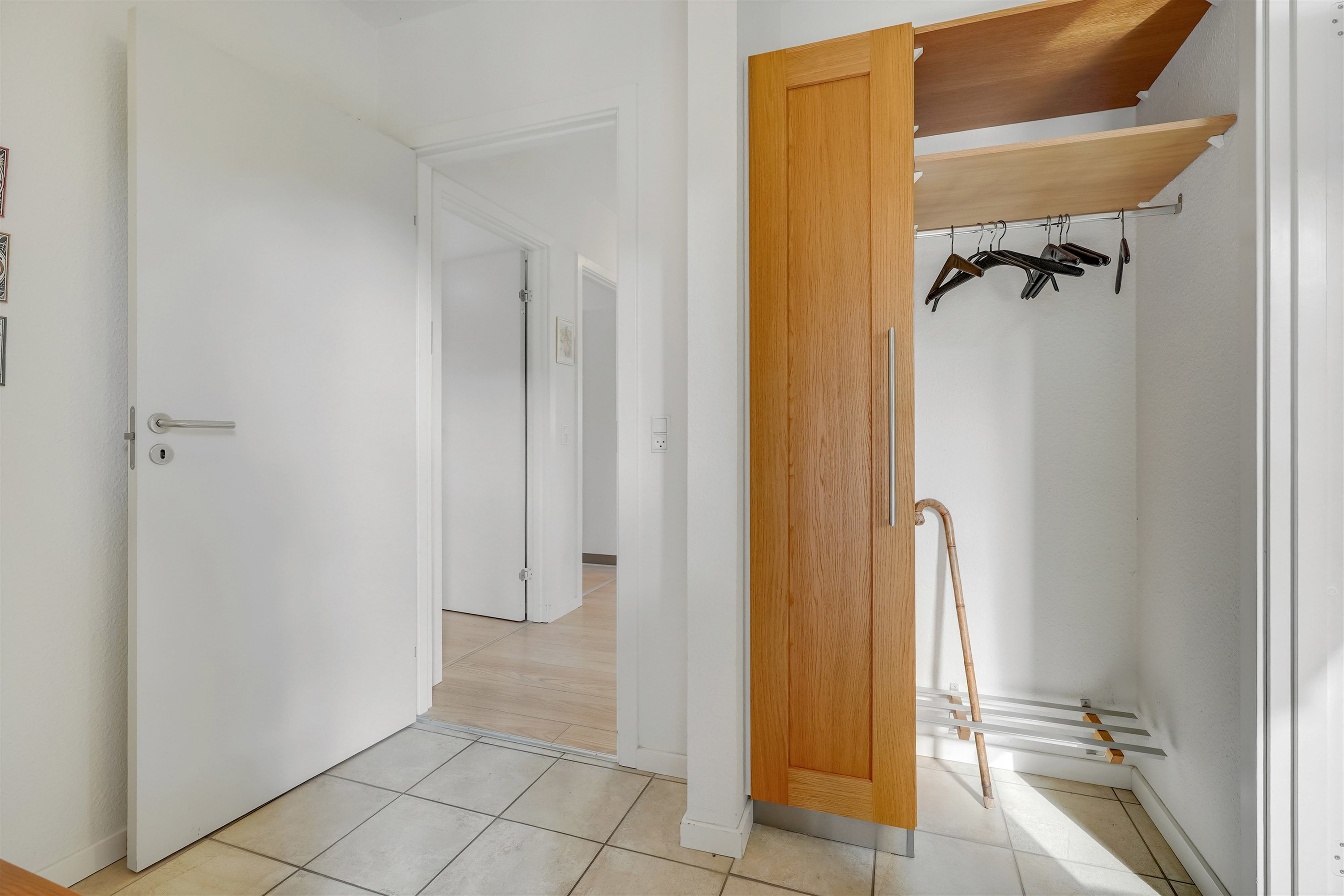 Fremhævet entré billede i fuldskærmstilstand. Billede af Hovedgaden 44C, 1. th., 7190 Billund