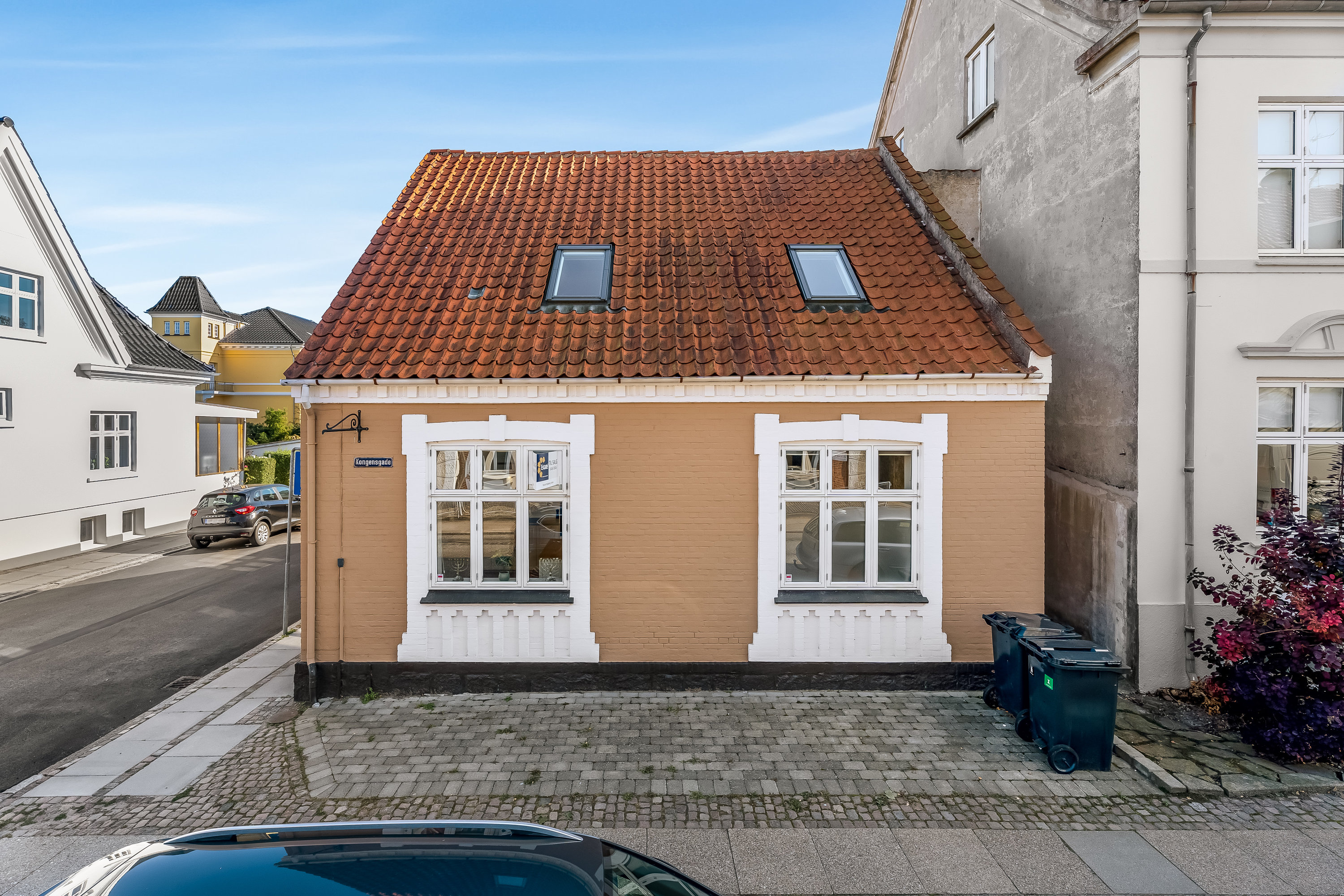 Fremhævet mastefoto billede i fuldskærmstilstand. Billede af Holchsgade 2, 4800 Nykøbing F