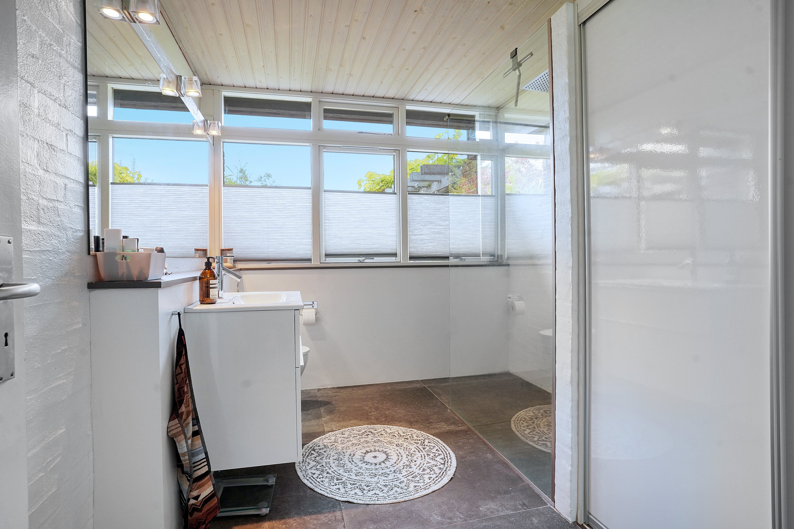 Fremhævet badeværelse billede i fuldskærmstilstand. Billede af Smedievej 26, 3400 Hillerød