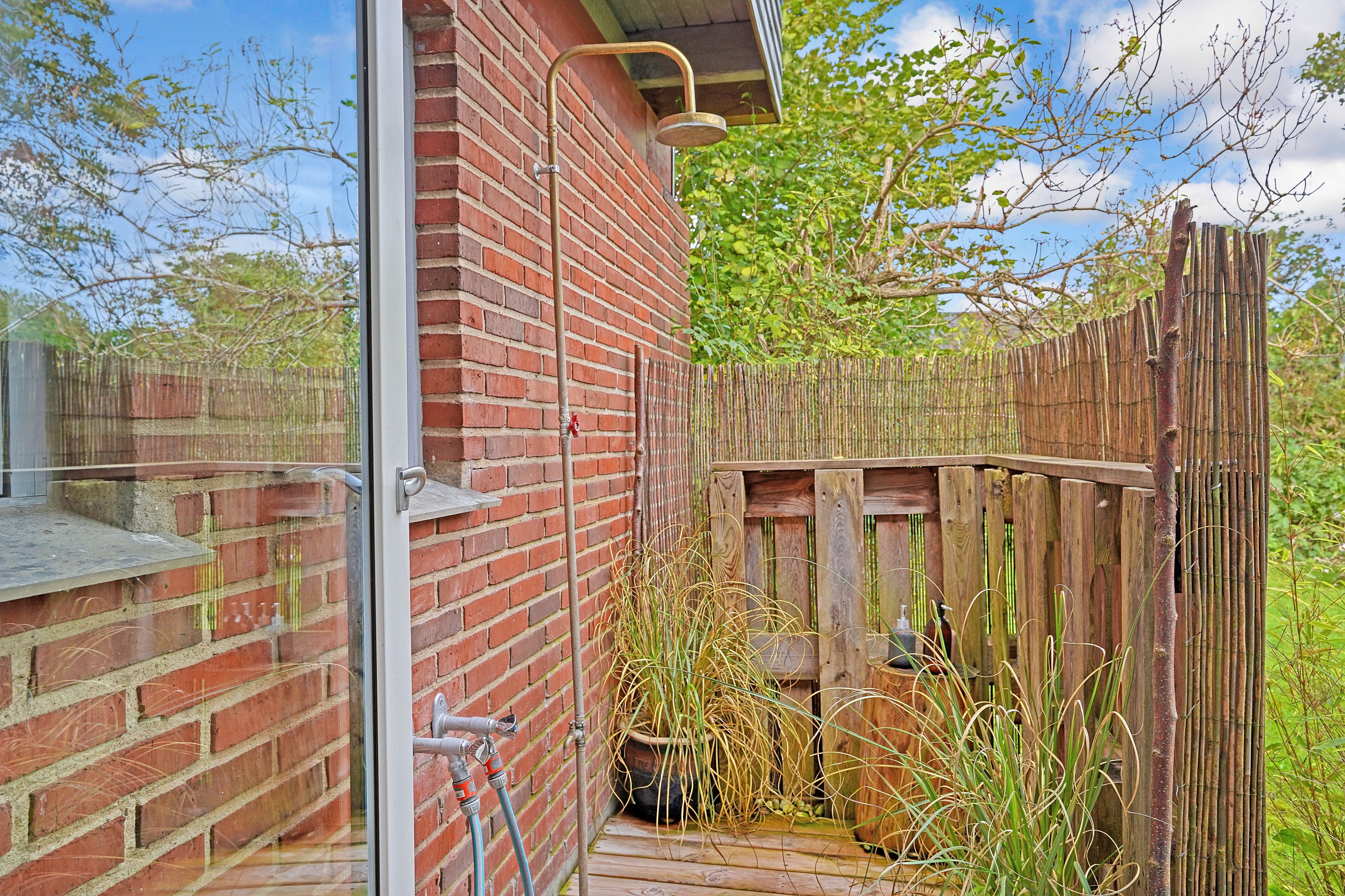 Fremhævet standard udendørs billede i fuldskærmstilstand. Billede af Smedievej 26, 3400 Hillerød