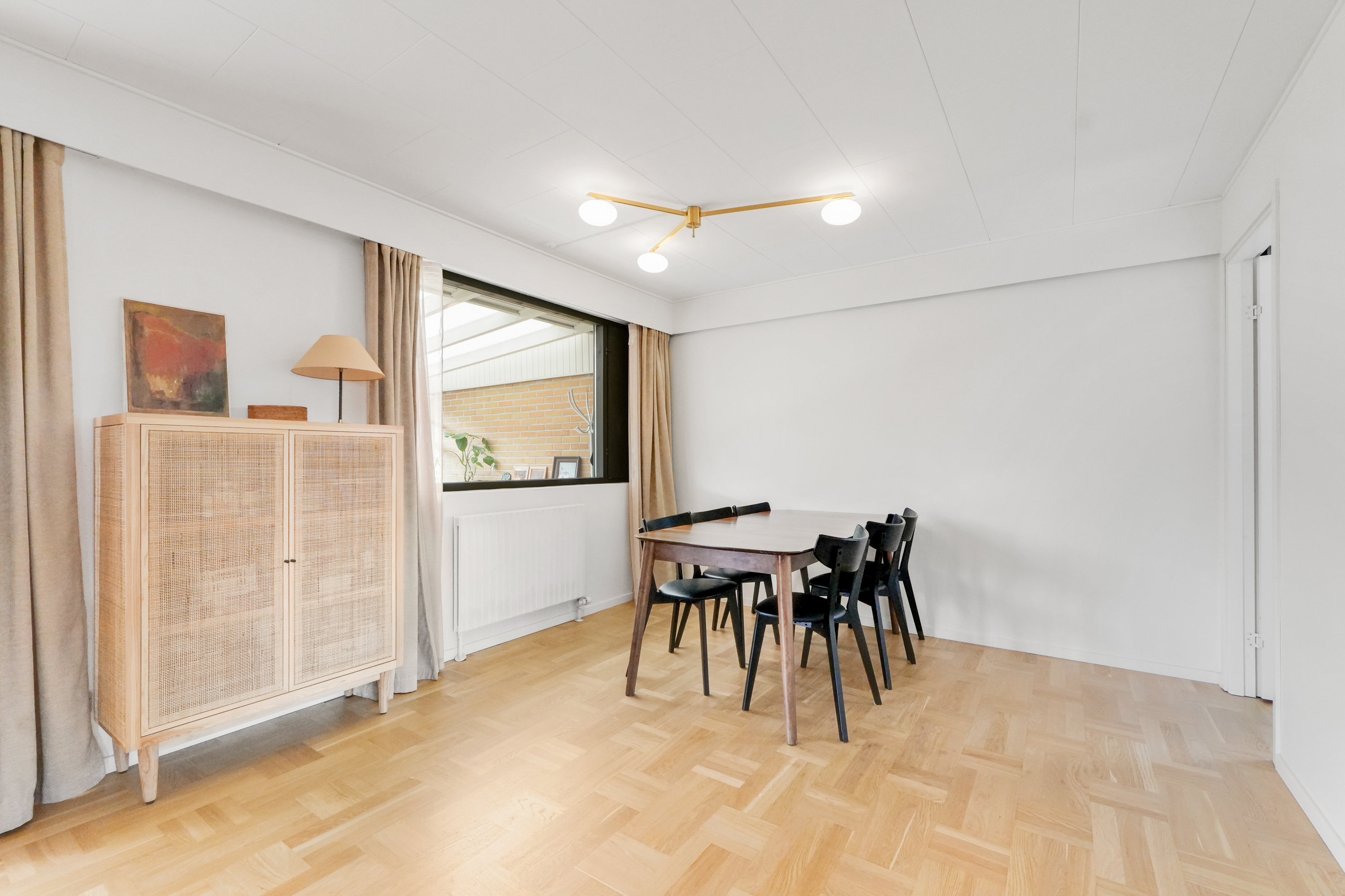 Fremhævet andet billede i fuldskærmstilstand. Billede af Sommerbuen 11, 2750 Ballerup