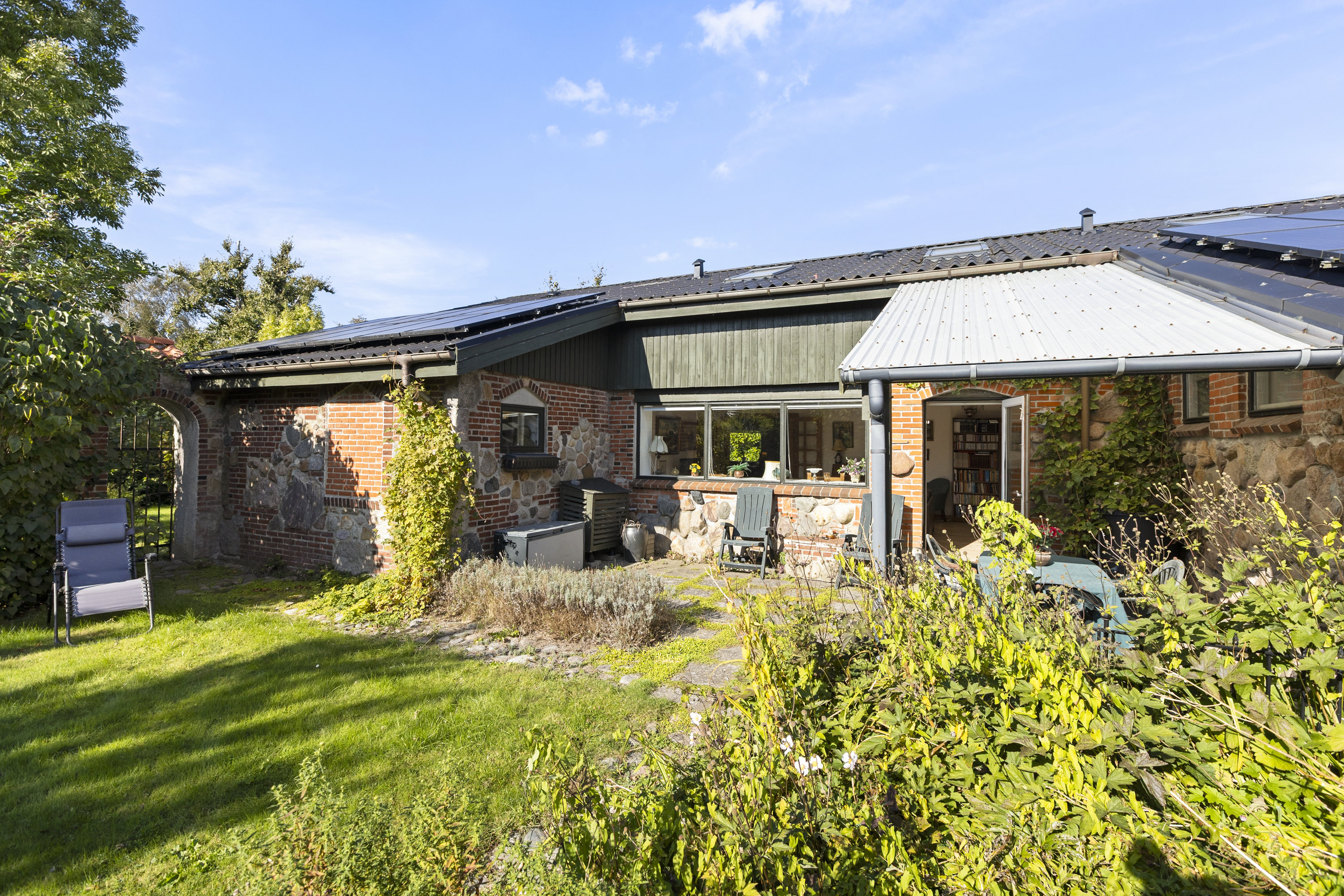 Fremhævet ejendommen billede i fuldskærmstilstand. Billede af Bøgevej 10, 4490 Jerslev Sjælland