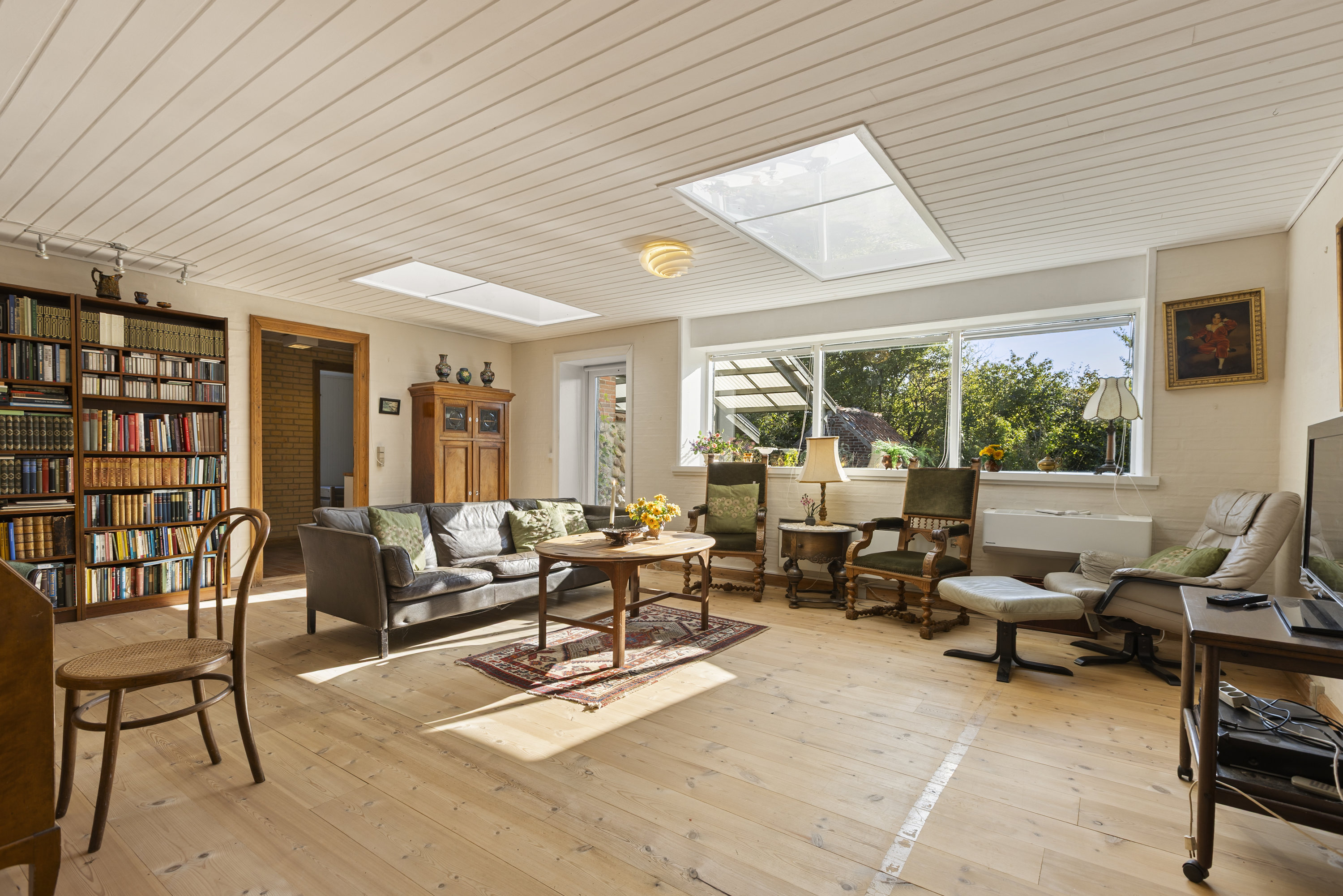 Fremhævet stue billede i fuldskærmstilstand. Billede af Bøgevej 10, 4490 Jerslev Sjælland