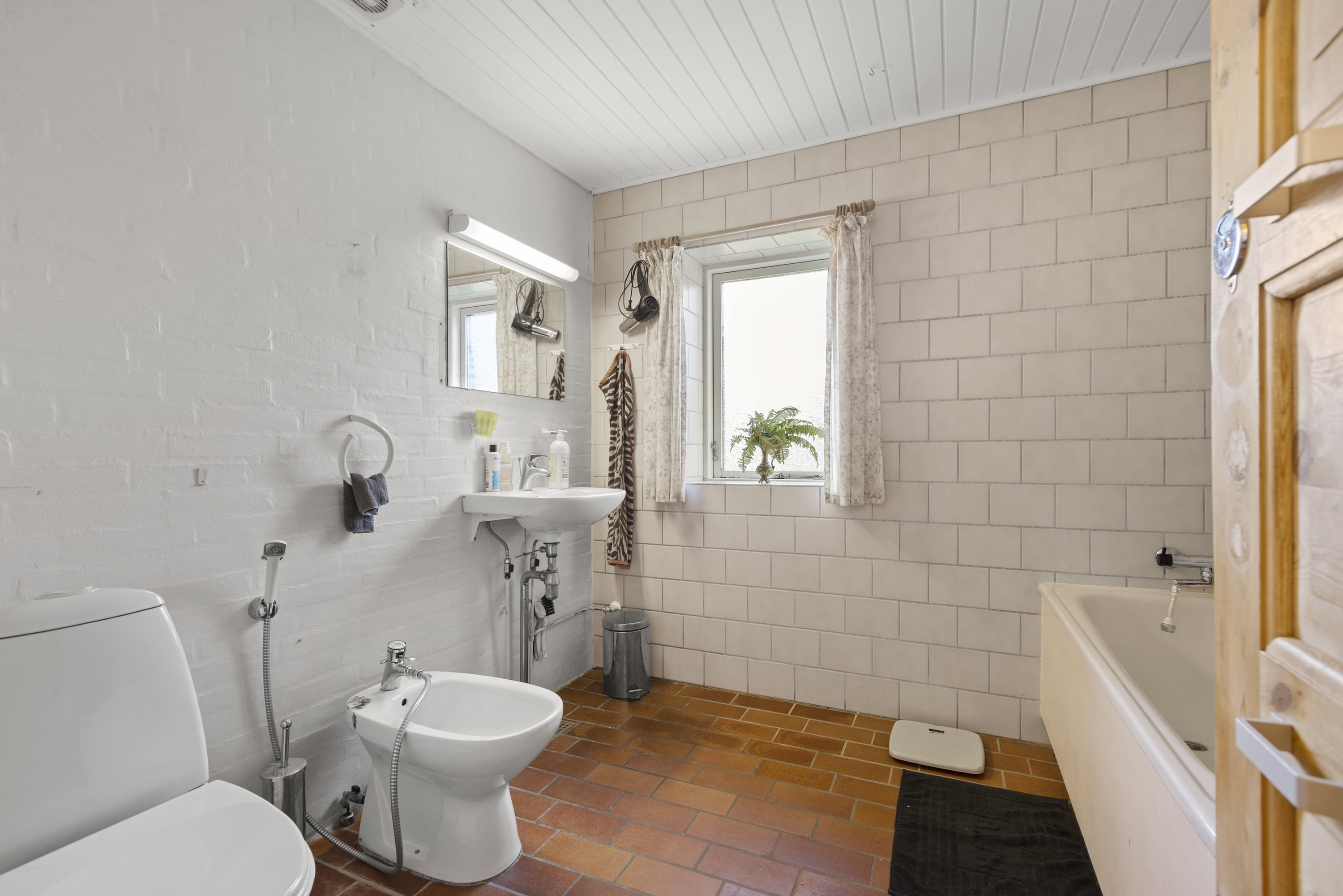 Fremhævet badeværelse billede i fuldskærmstilstand. Billede af Bøgevej 10, 4490 Jerslev Sjælland