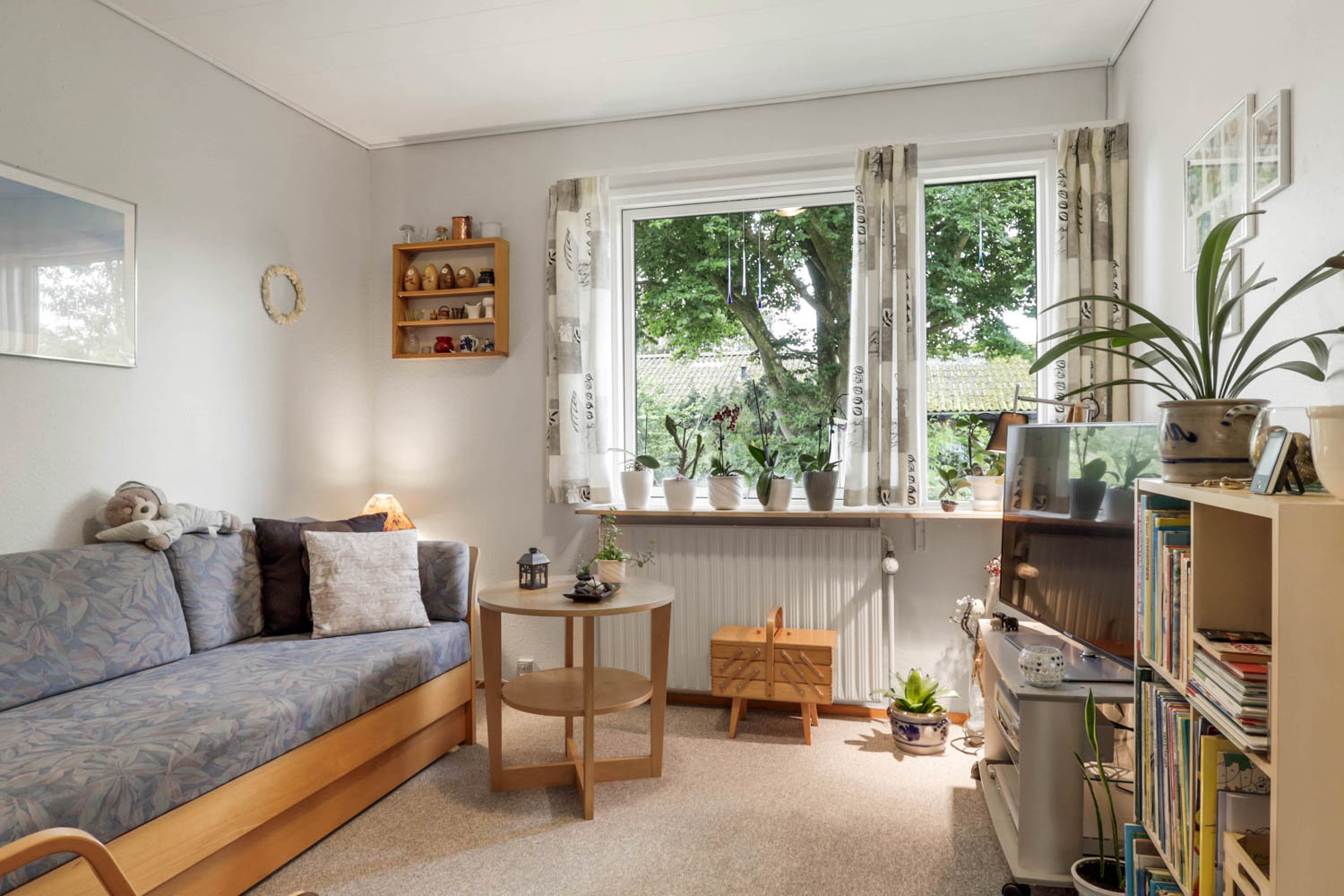 Fremhævet stue billede i fuldskærmstilstand. Billede af Tjørnevej 2, Hundstrup, 5762 Vester Skerninge