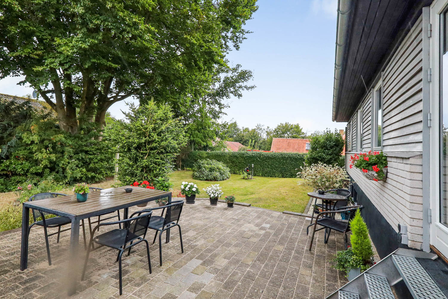 Fremhævet terrasse billede i fuldskærmstilstand. Billede af Tjørnevej 2, Hundstrup, 5762 Vester Skerninge