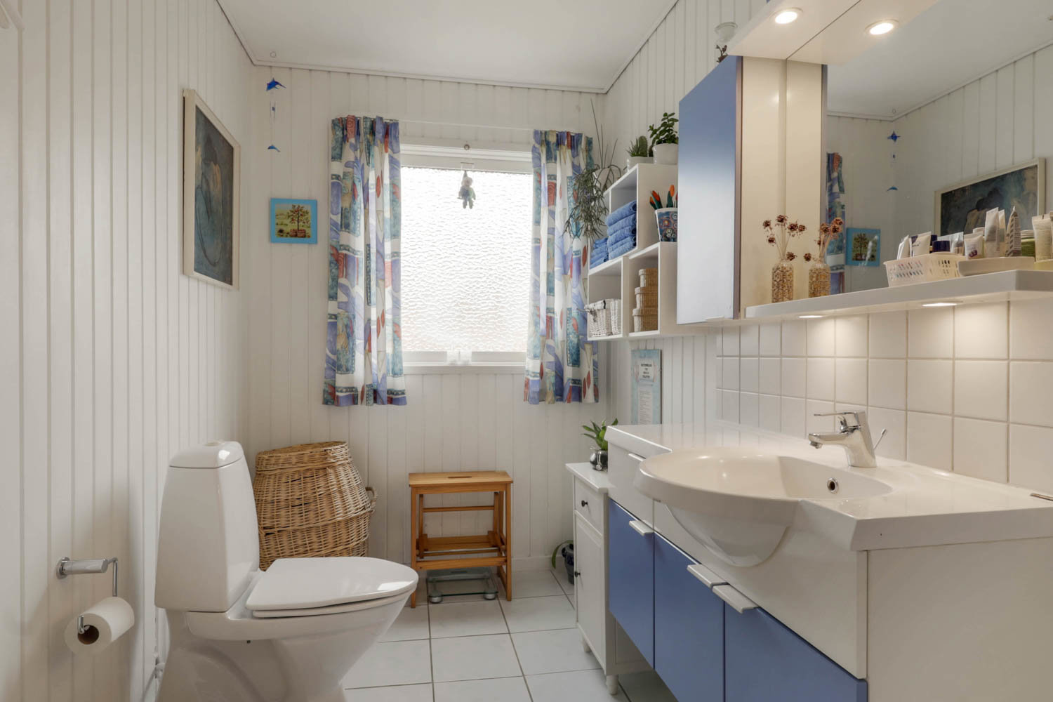 Fremhævet toilet billede i fuldskærmstilstand. Billede af Tjørnevej 2, Hundstrup, 5762 Vester Skerninge