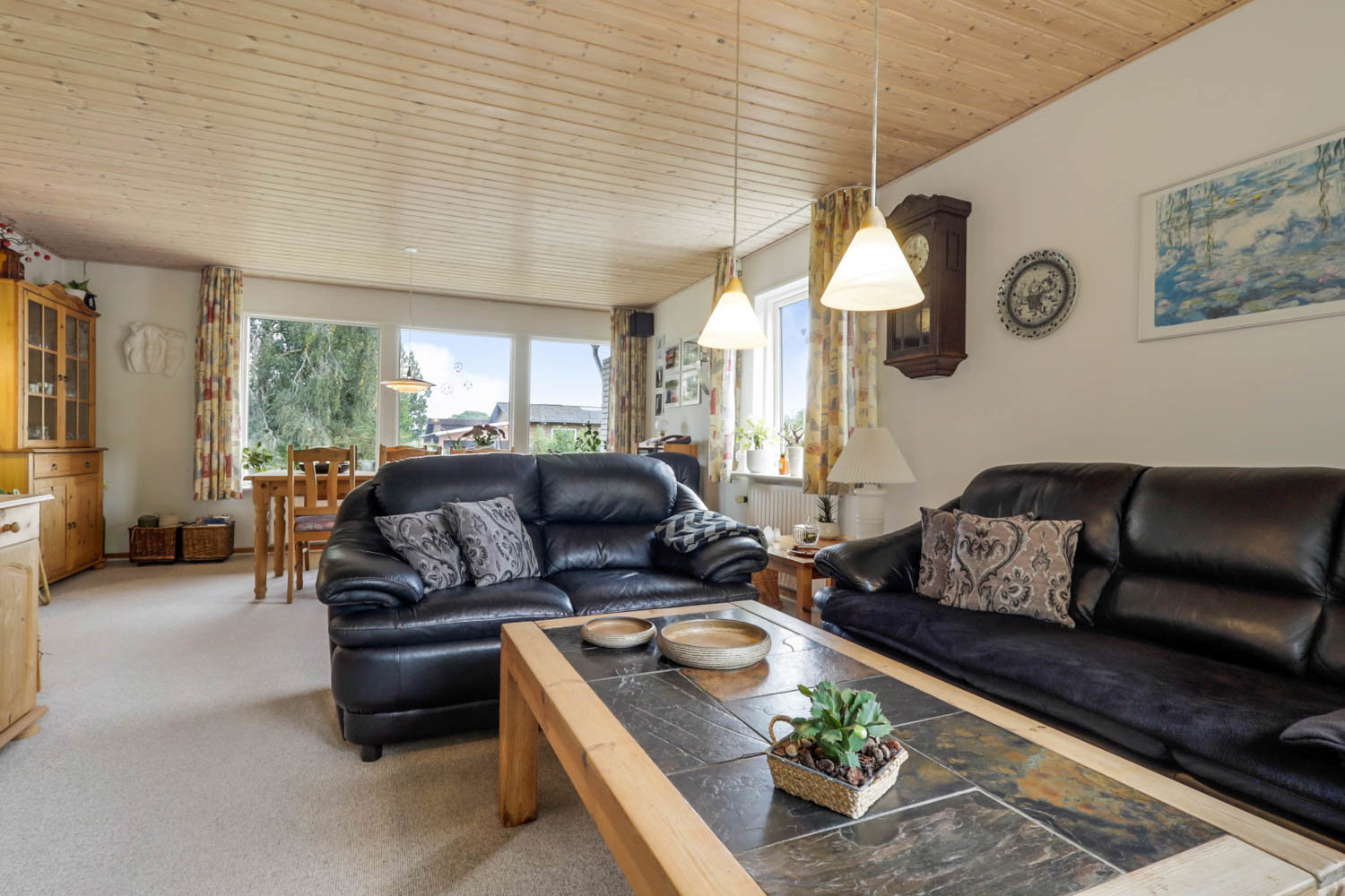 Fremhævet stue billede i fuldskærmstilstand. Billede af Tjørnevej 2, Hundstrup, 5762 Vester Skerninge