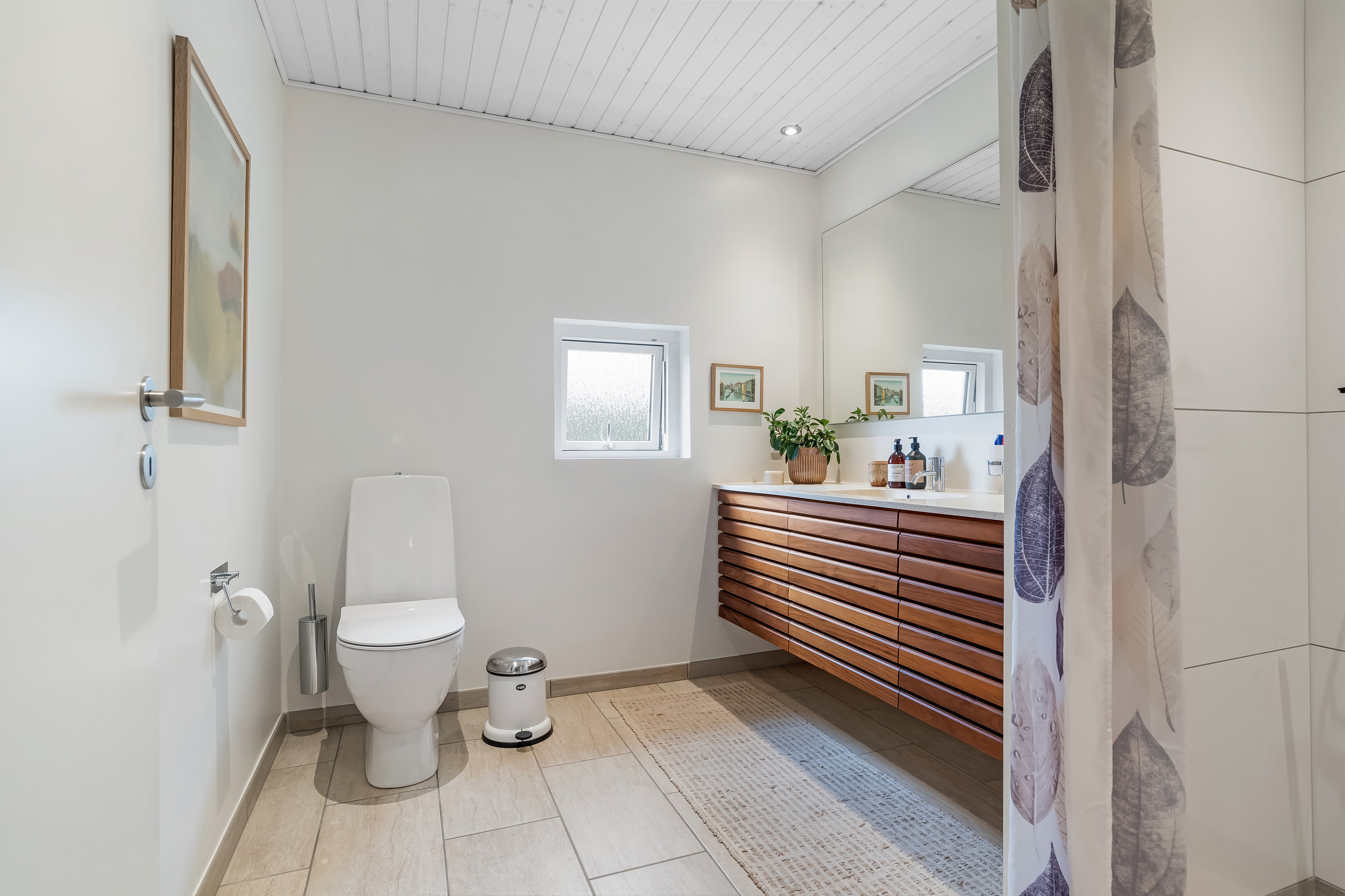 Fremhævet badeværelse billede i fuldskærmstilstand. Billede af Lyngkrogen 26, Mejdal, 7500 Holstebro