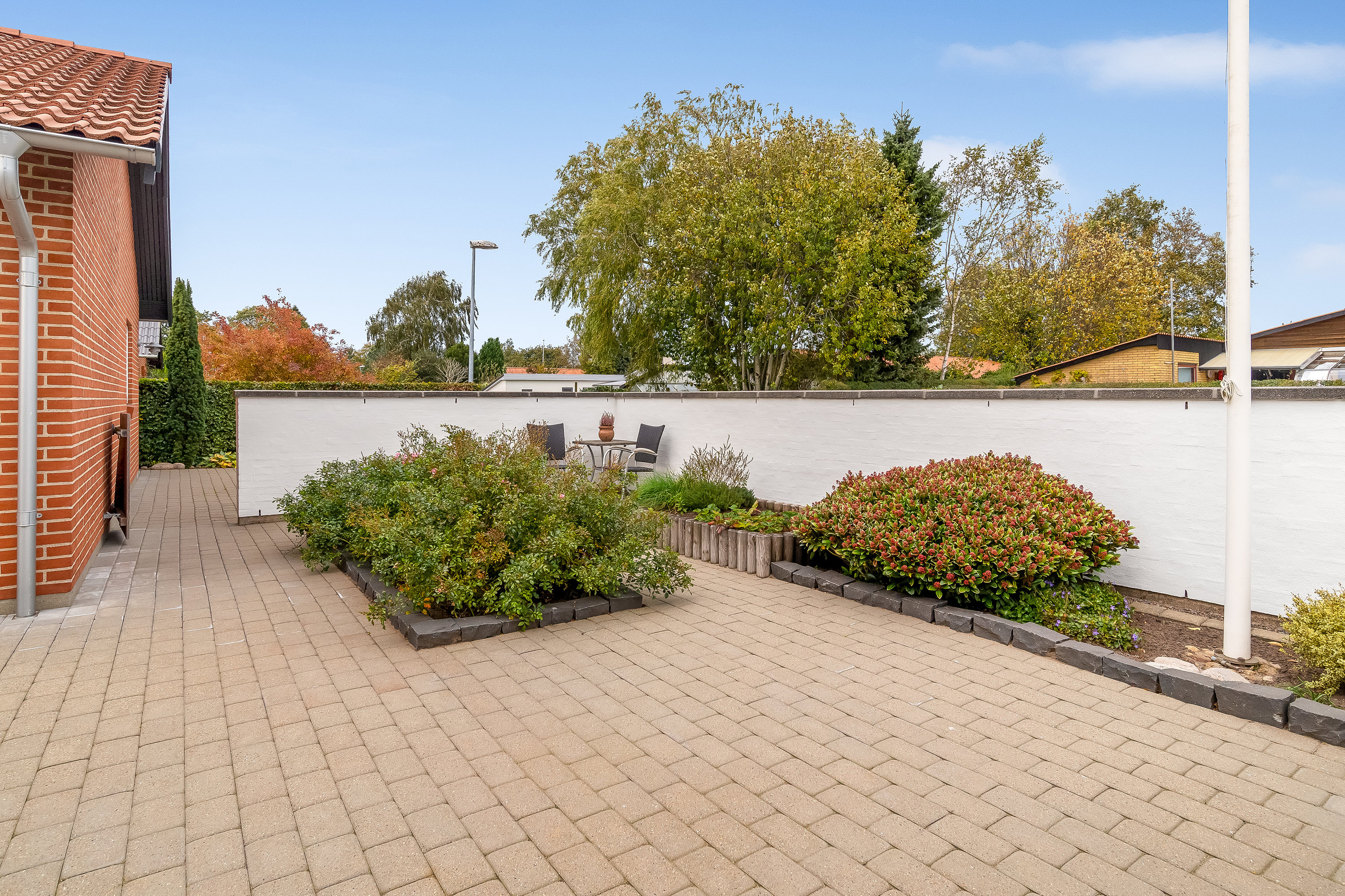 Fremhævet gårdhave billede i fuldskærmstilstand. Billede af Lyngkrogen 26, Mejdal, 7500 Holstebro