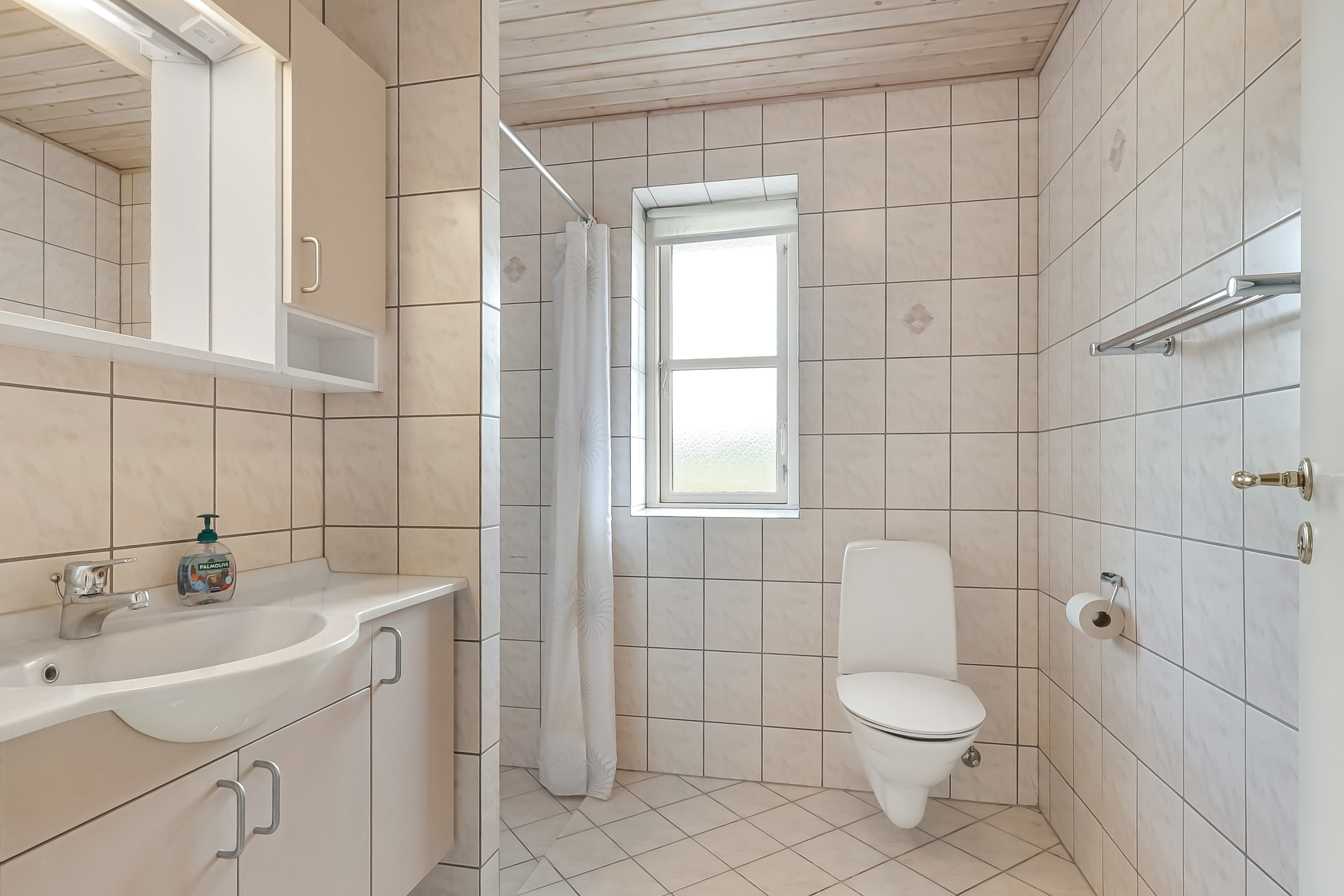 Fremhævet badeværelse billede i fuldskærmstilstand. Billede af Teglbakken 27, 5771 Stenstrup