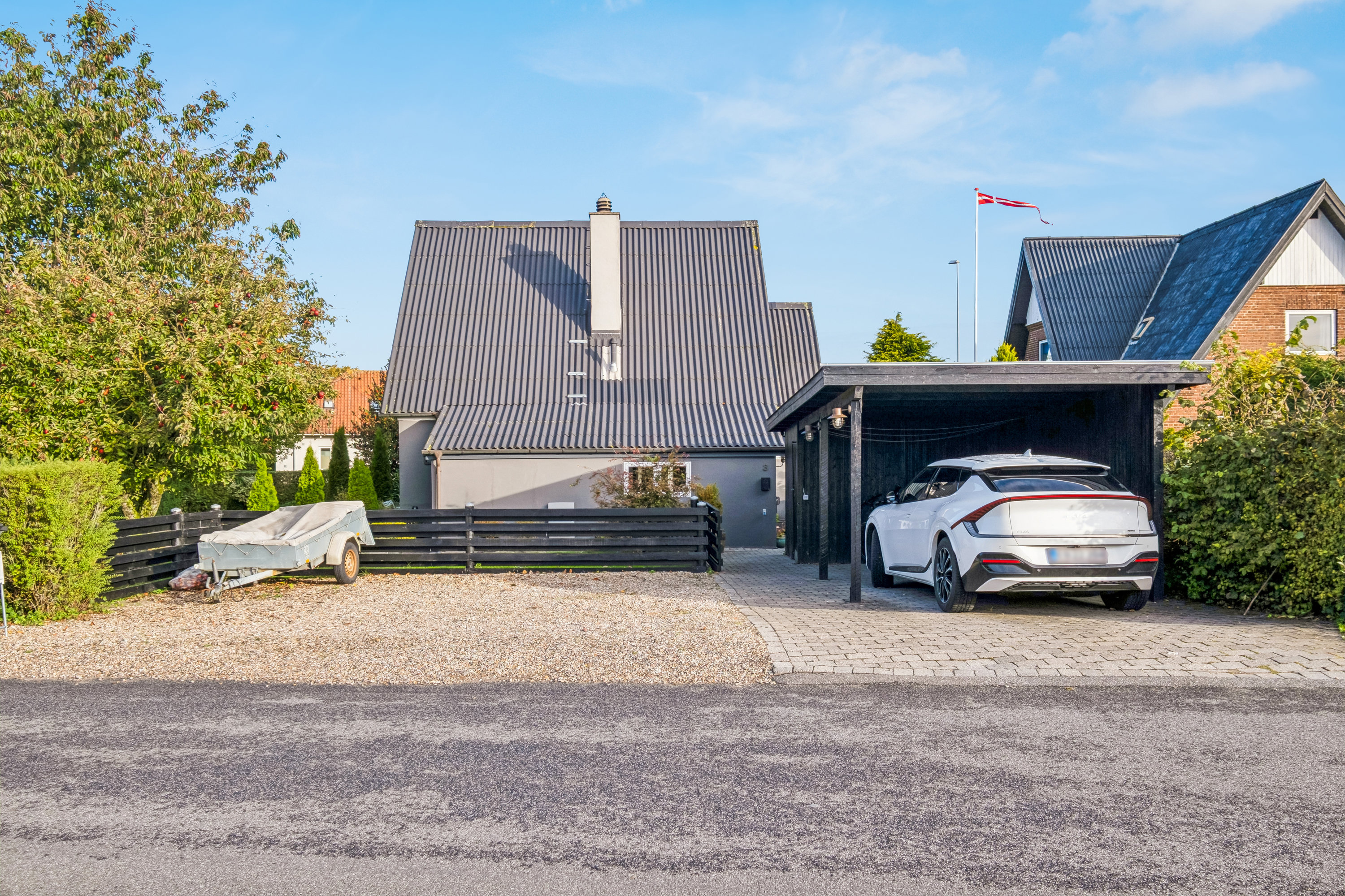 Fremhævet set fra vejen billede i fuldskærmstilstand. Billede af Østerhåbsvej 3, Hatting, 8700 Horsens