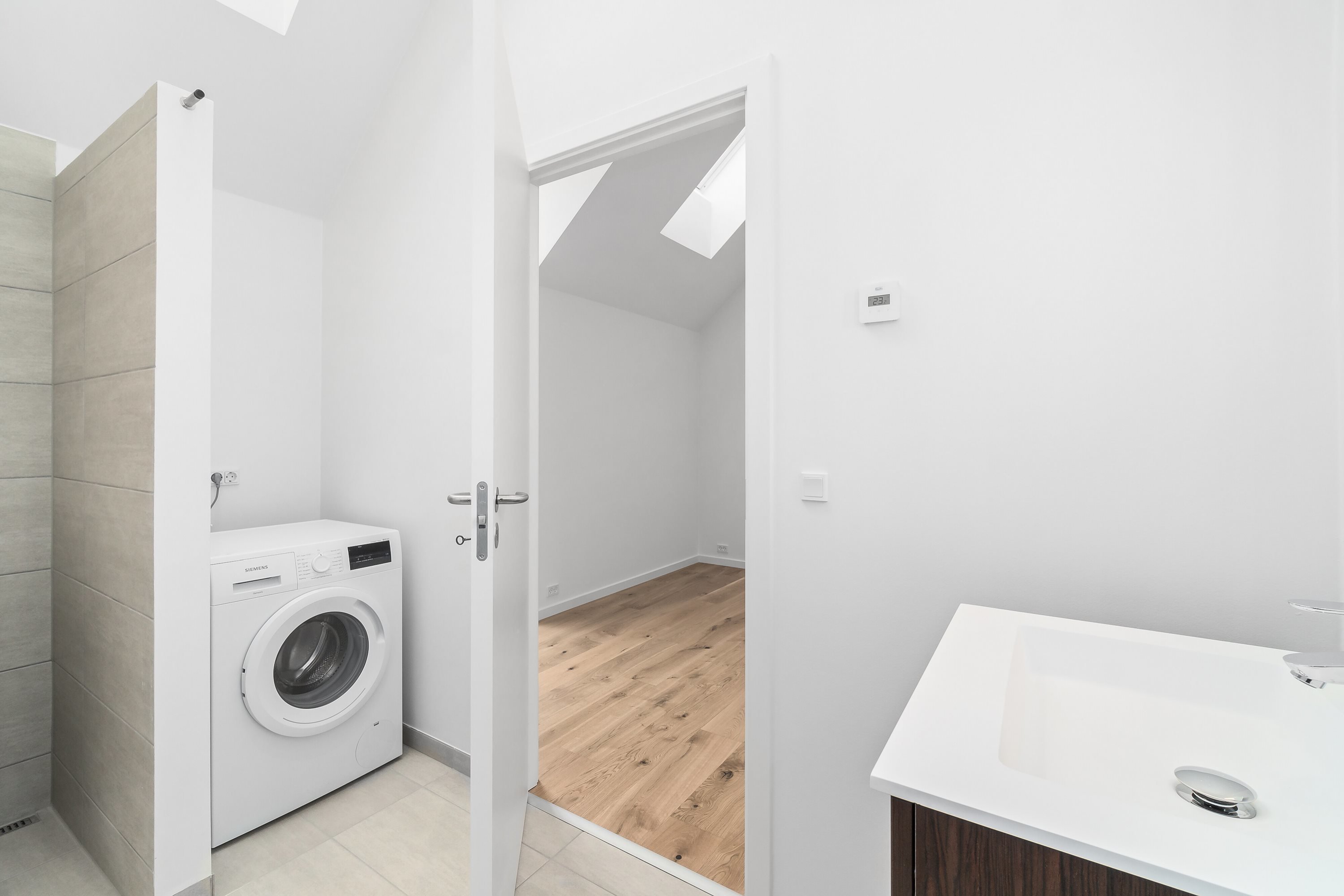 Fremhævet  billede i fuldskærmstilstand. Billede af Hostrupsvej 1B, 3400 Hillerød