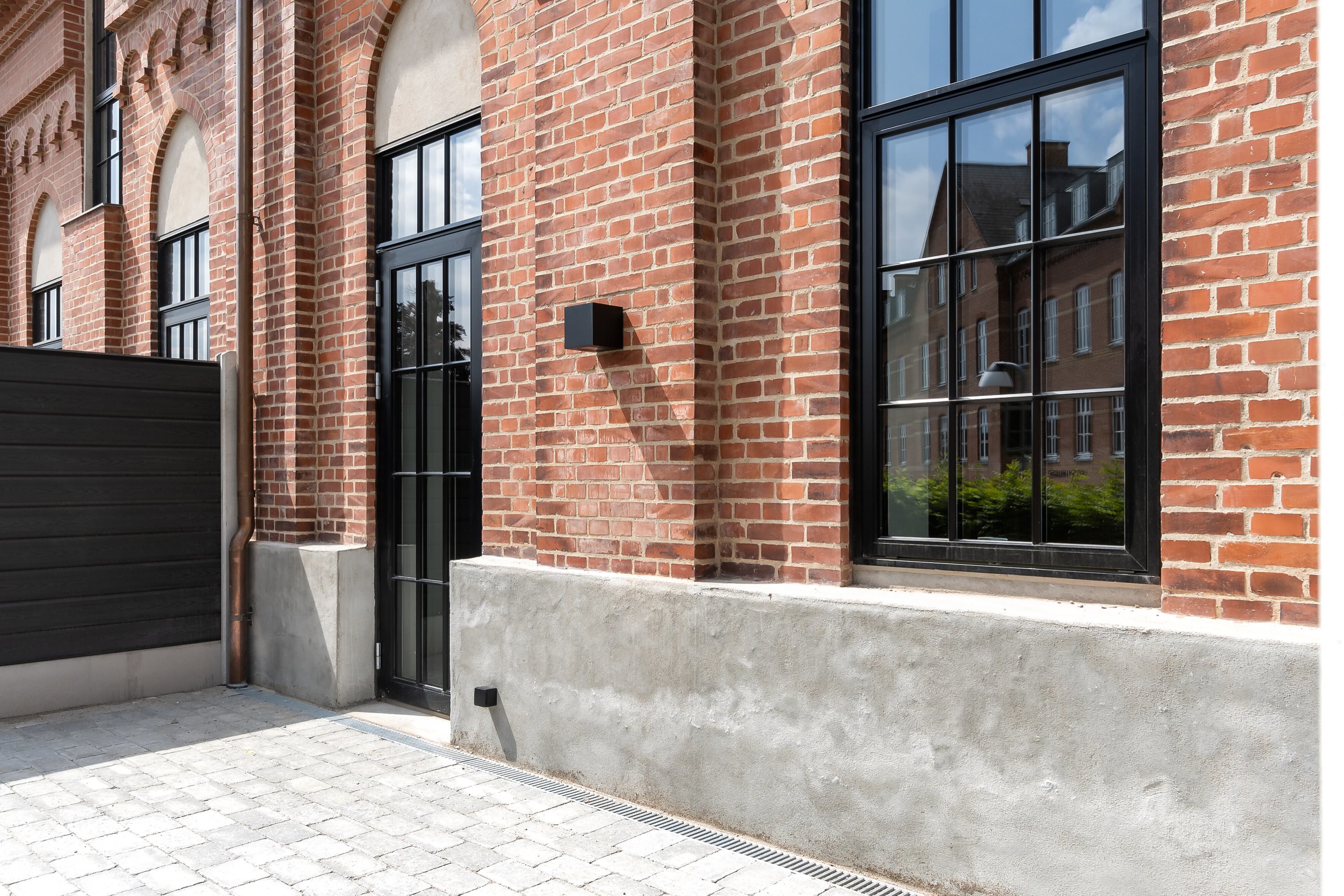 Fremhævet  billede i fuldskærmstilstand. Billede af Hostrupsvej 1B, 3400 Hillerød