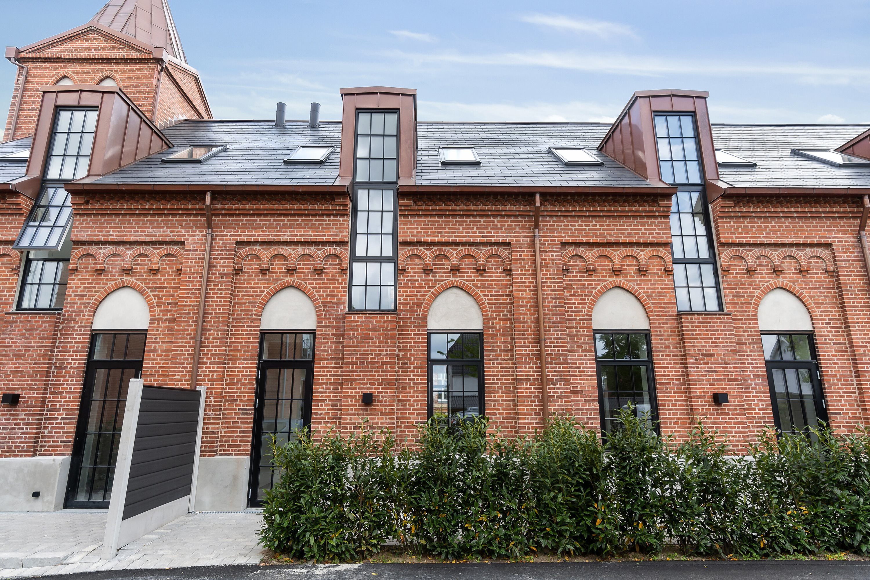 Fremhævet  billede i fuldskærmstilstand. Billede af Hostrupsvej 1B, 3400 Hillerød