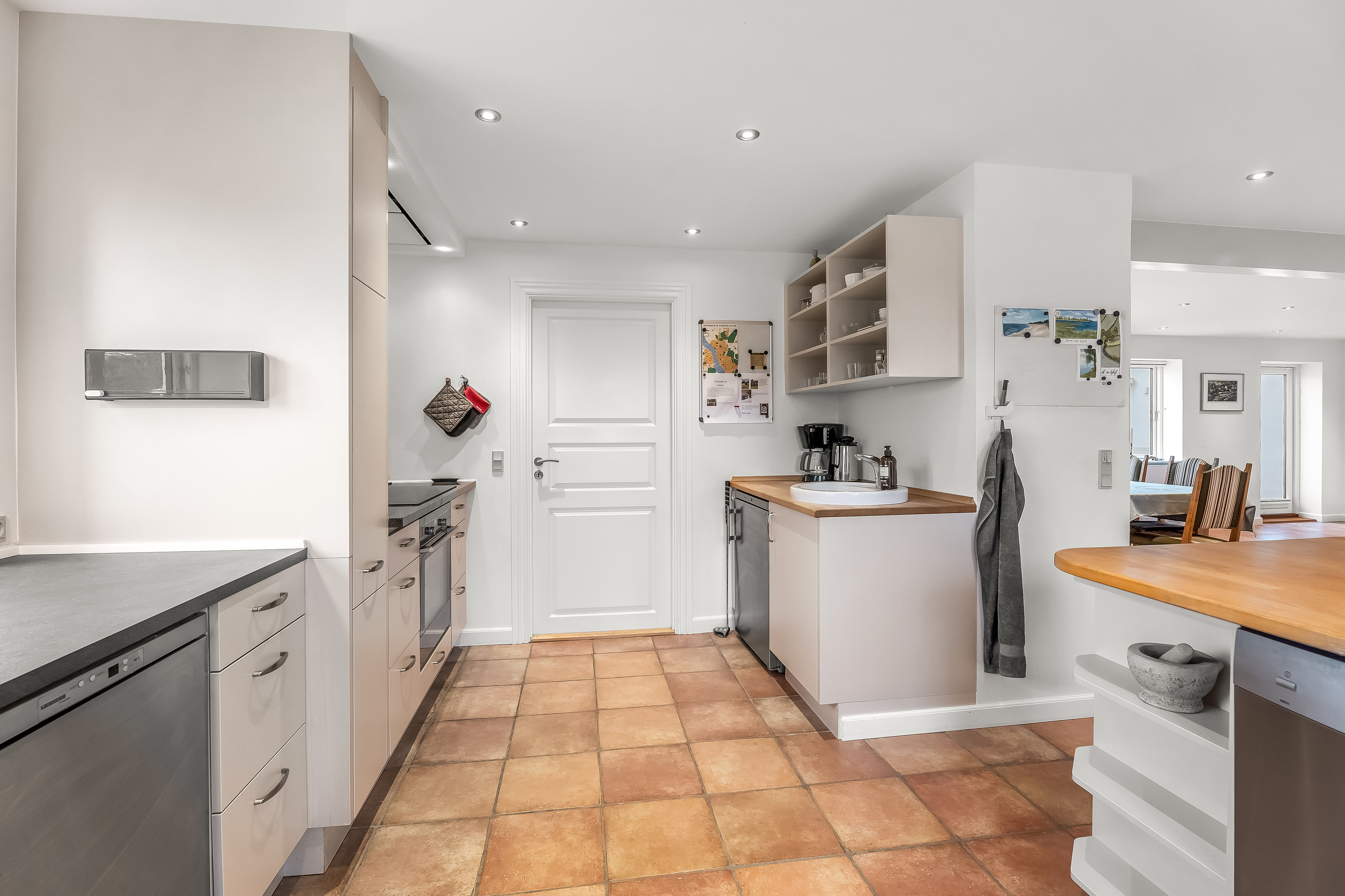 Fremhævet køkken alrum billede i fuldskærmstilstand. Billede af Strandhuse 2, Bregninge, 4871 Horbelev