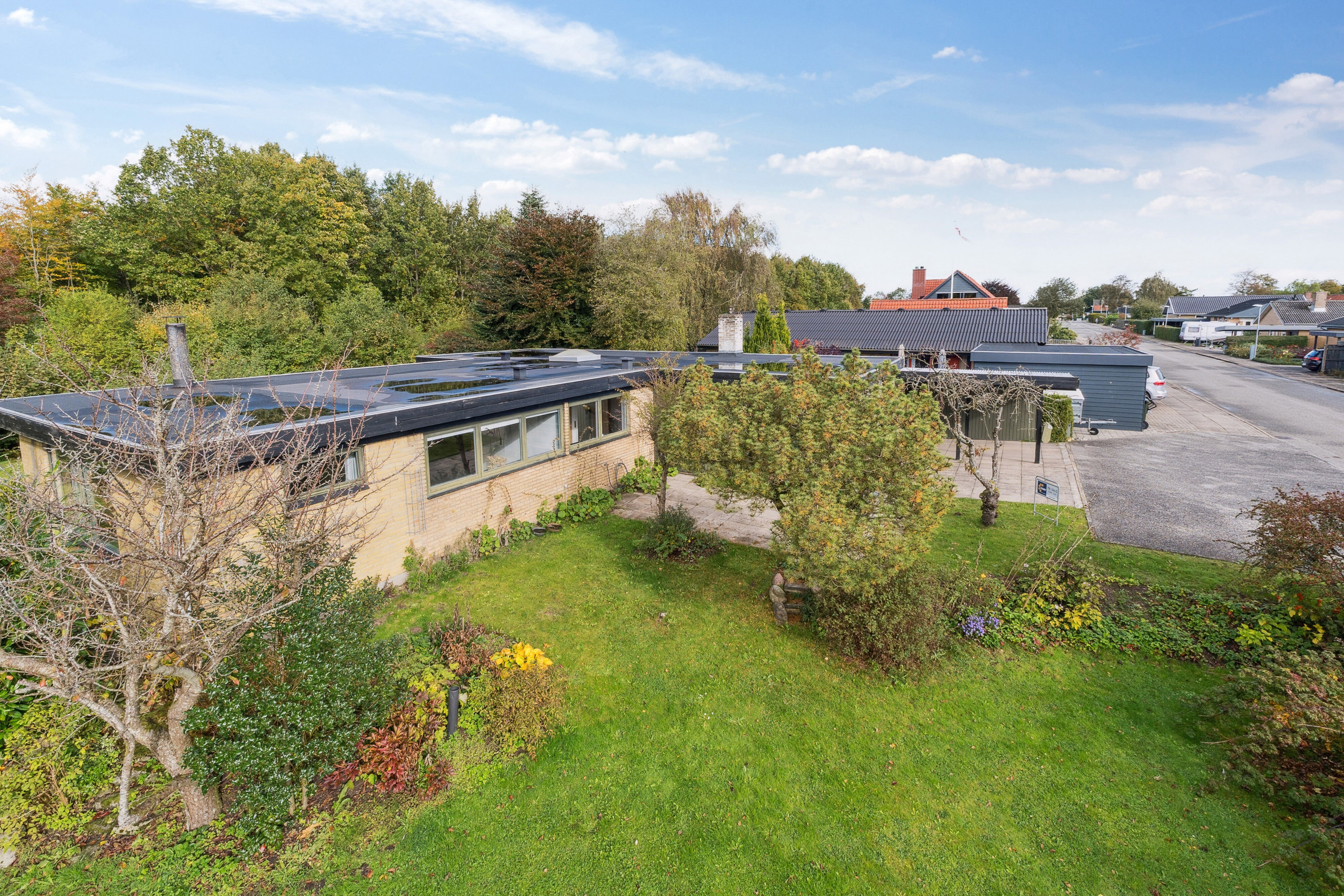 Villa: Ejendommen på Svanevej 16, Ny Sebberup, 8723 Løsning