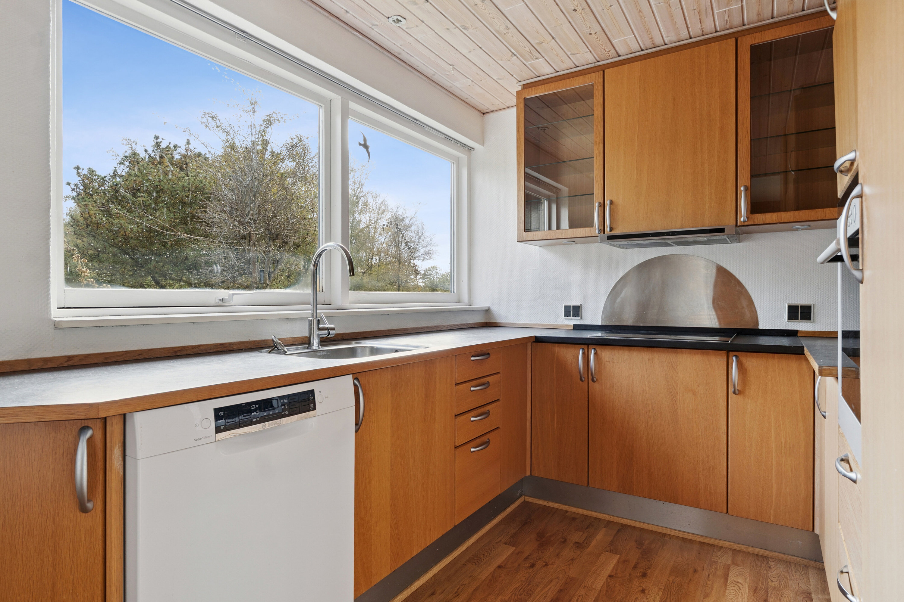 Fremhævet køkken billede i fuldskærmstilstand. Billede af Svanevej 16, Ny Sebberup, 8723 Løsning