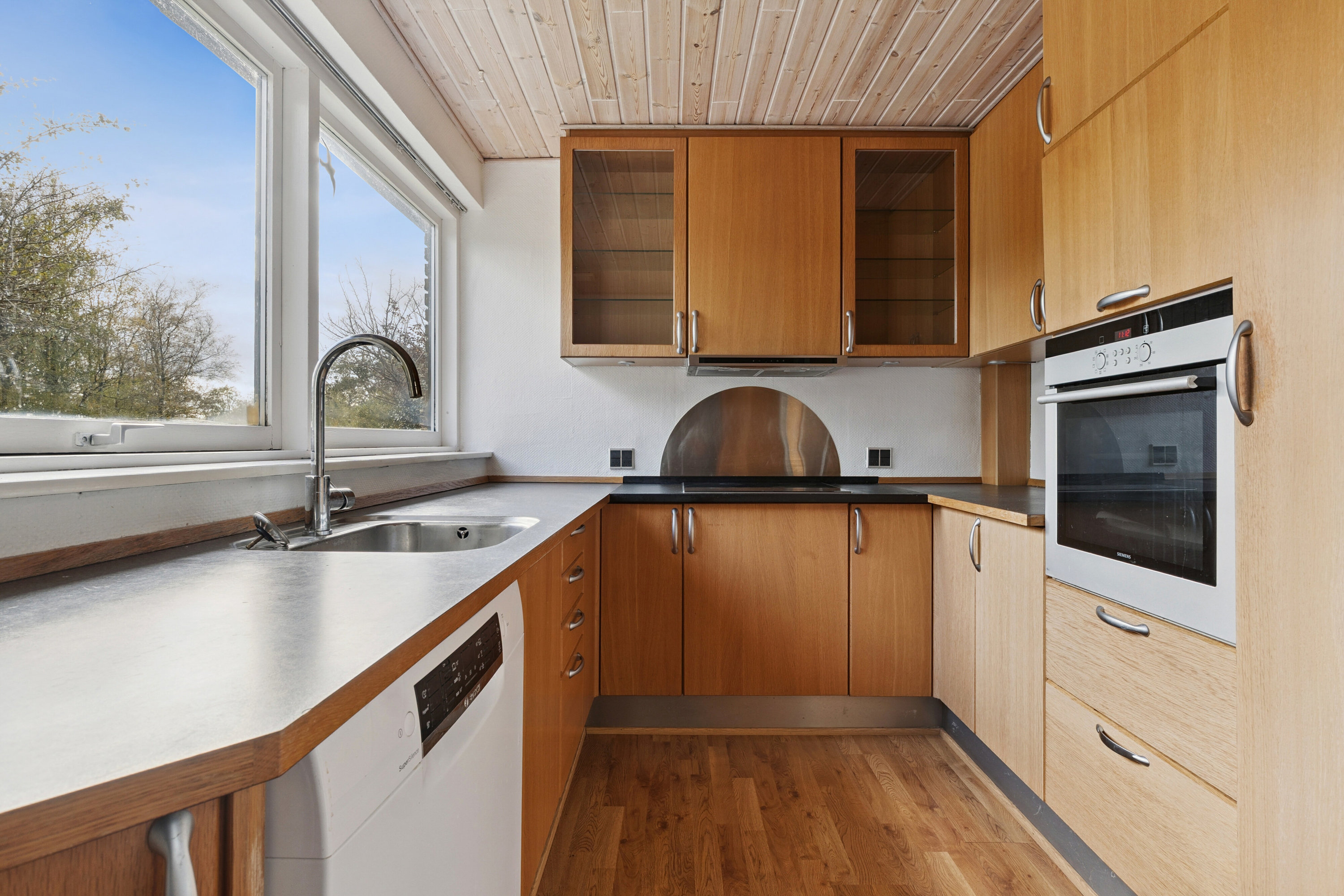 Fremhævet køkken billede i fuldskærmstilstand. Billede af Svanevej 16, Ny Sebberup, 8723 Løsning