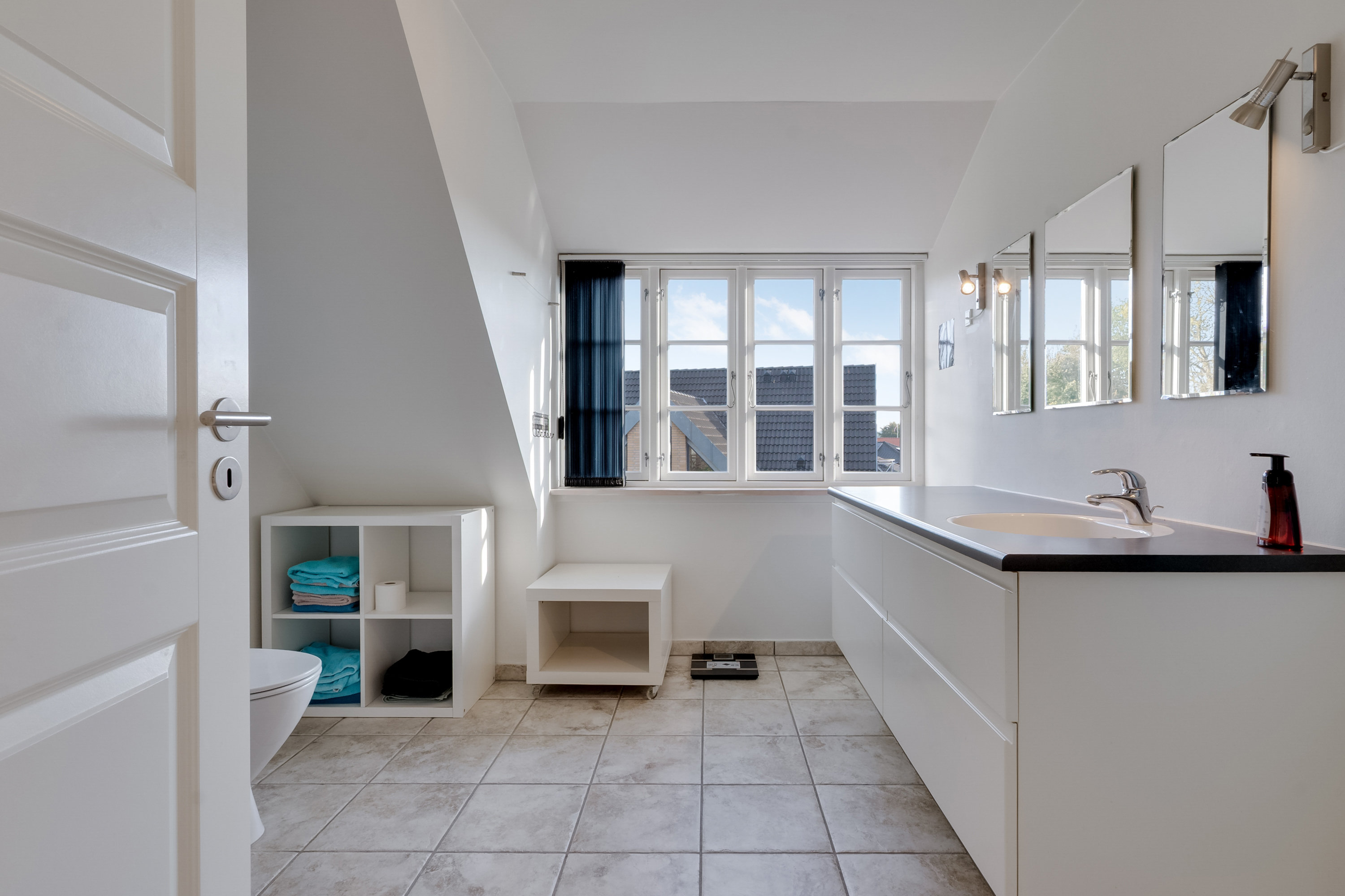 Fremhævet badeværelse billede i fuldskærmstilstand. Billede af Trondheimparken 6, 5400 Bogense