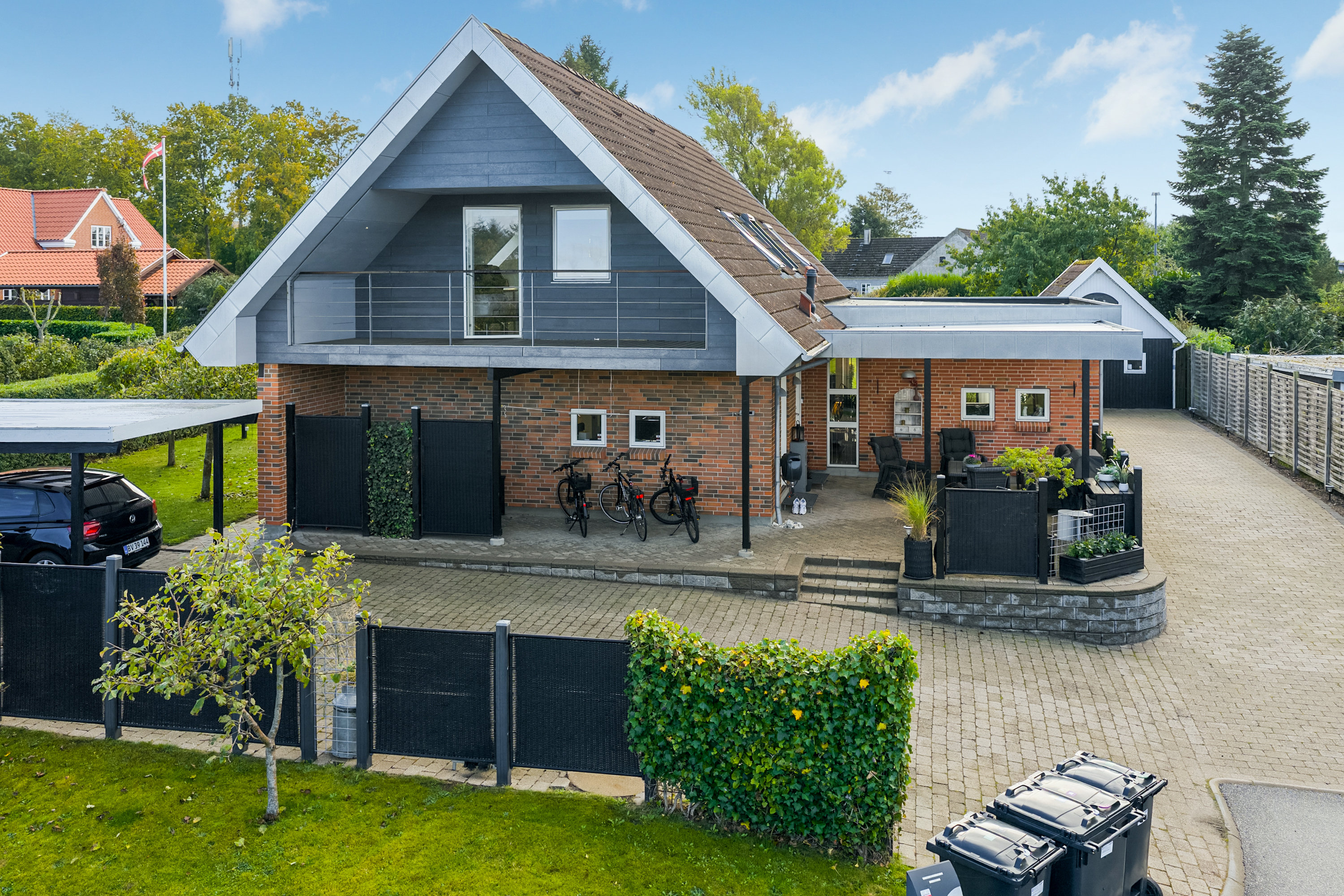 Fremhævet facade billede i fuldskærmstilstand. Billede af H C Lumbyes Vej 8, Strib, 5500 Middelfart