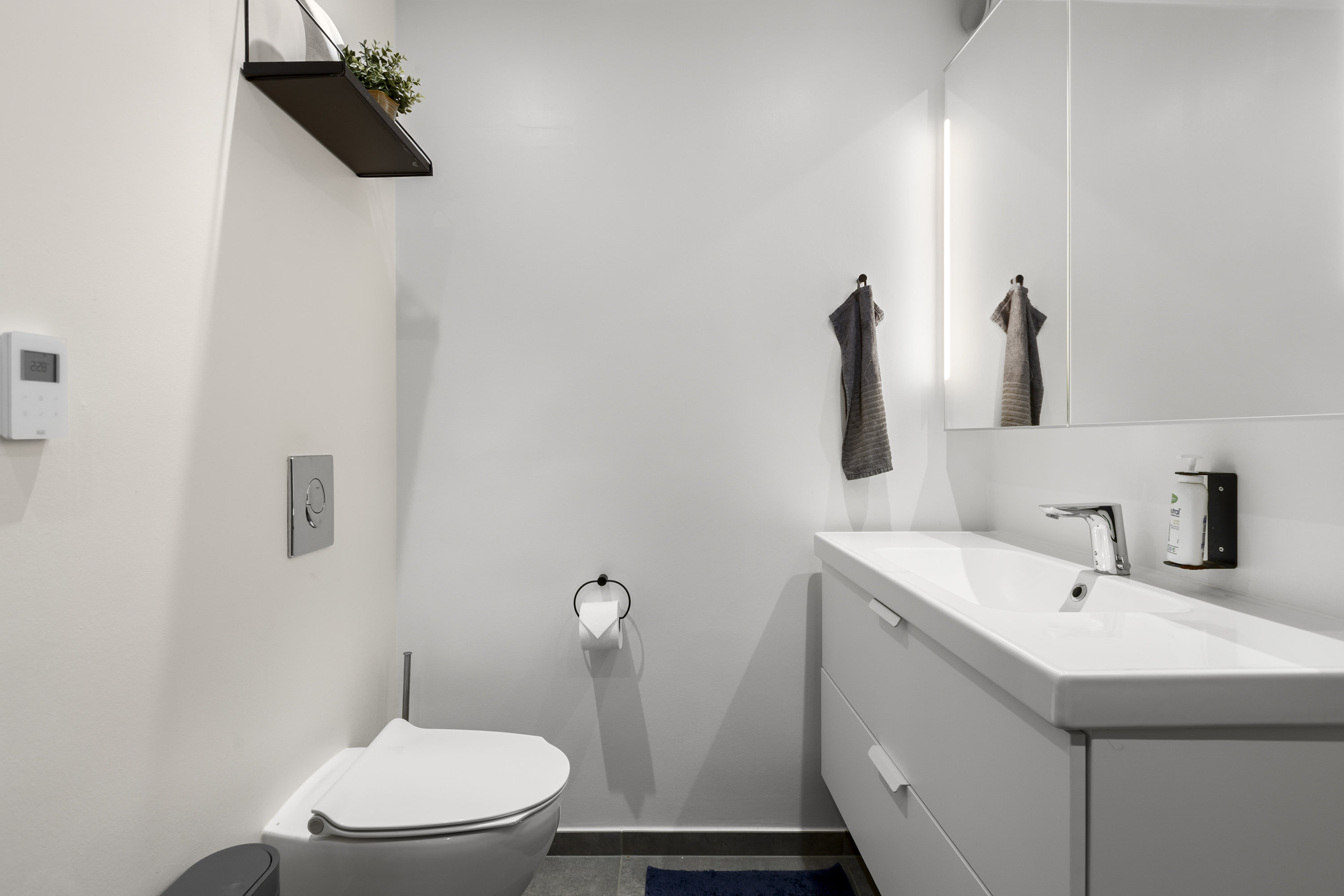 Fremhævet badeværelse billede i fuldskærmstilstand. Billede af Næstvedvej 3B, st.. tv., 4100 Ringsted