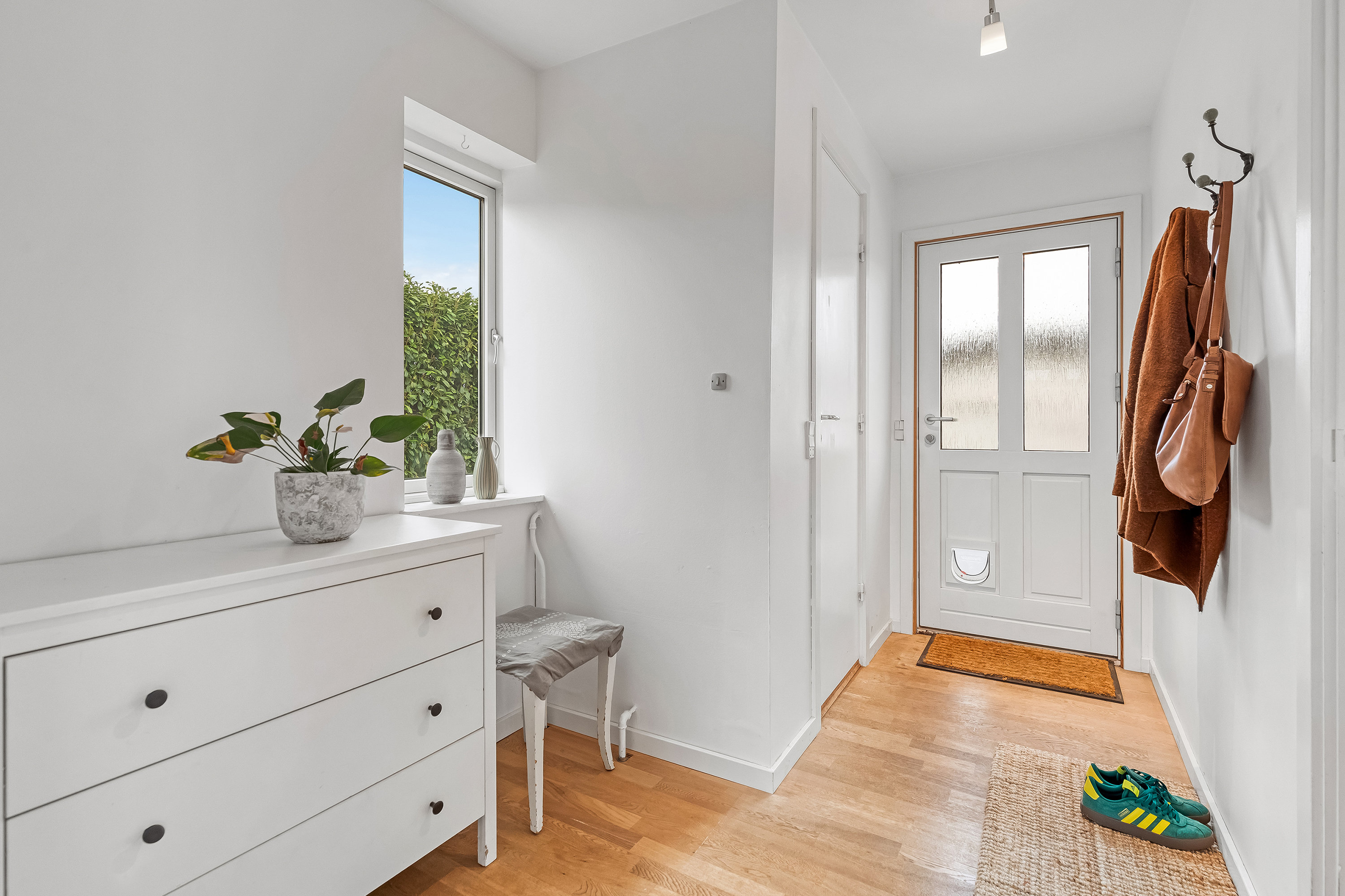 Fremhævet entré billede i fuldskærmstilstand. Billede af Spættevej 8, 3390 Hundested