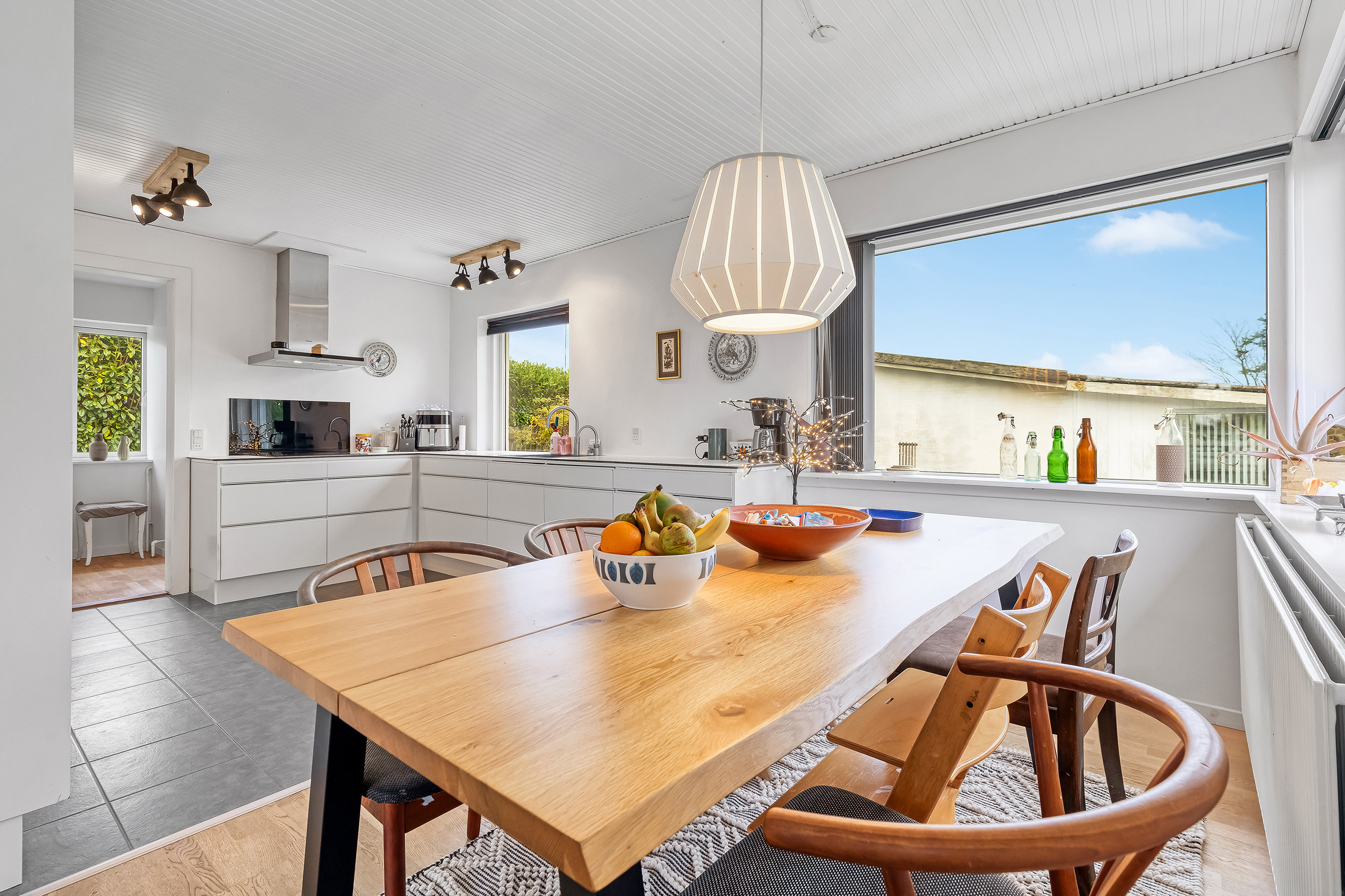 Fremhævet køkken alrum billede i fuldskærmstilstand. Billede af Spættevej 8, 3390 Hundested