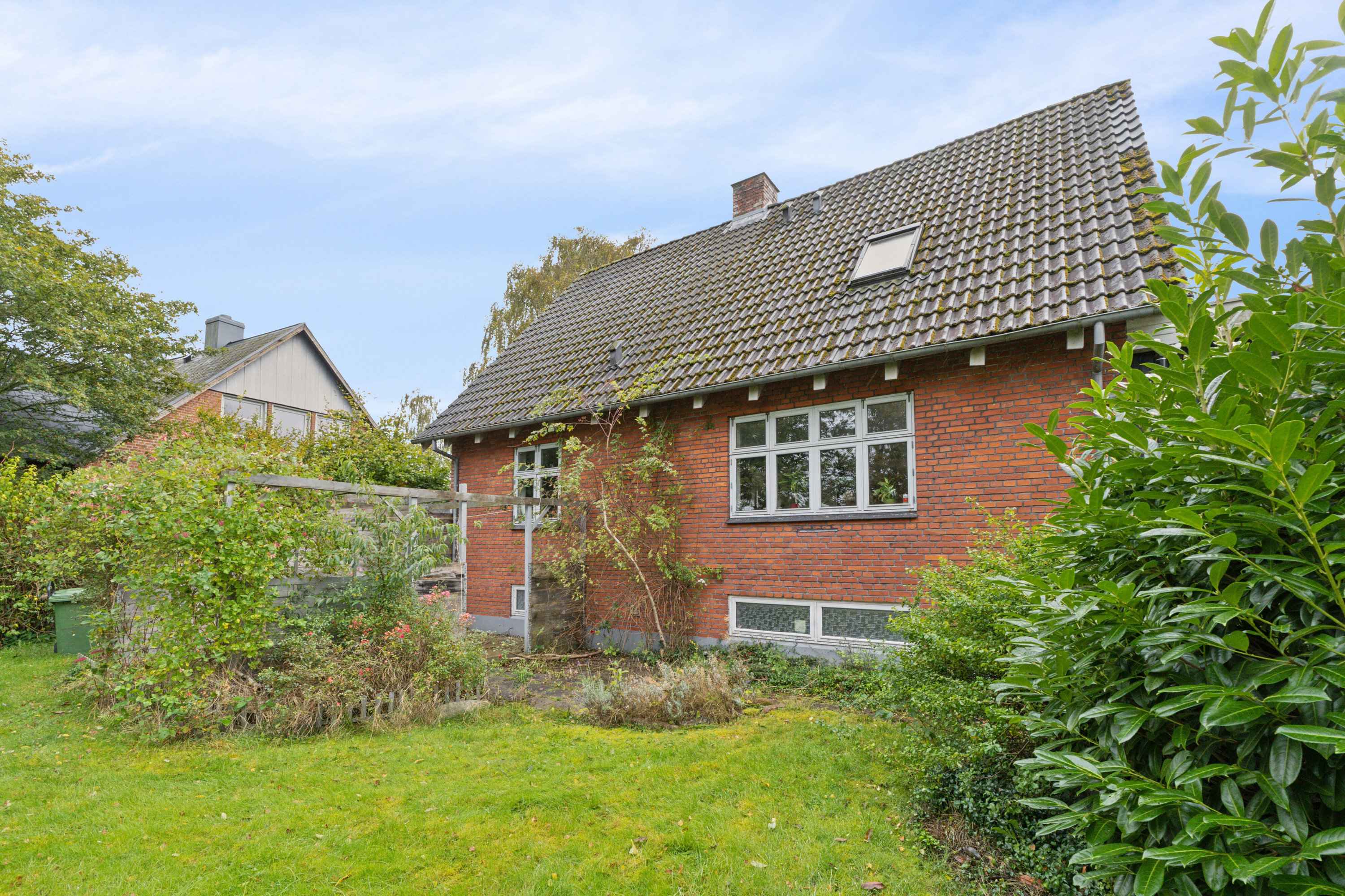 Fremhævet set fra haven billede i fuldskærmstilstand. Billede af Østergade 31, 6040 Egtved