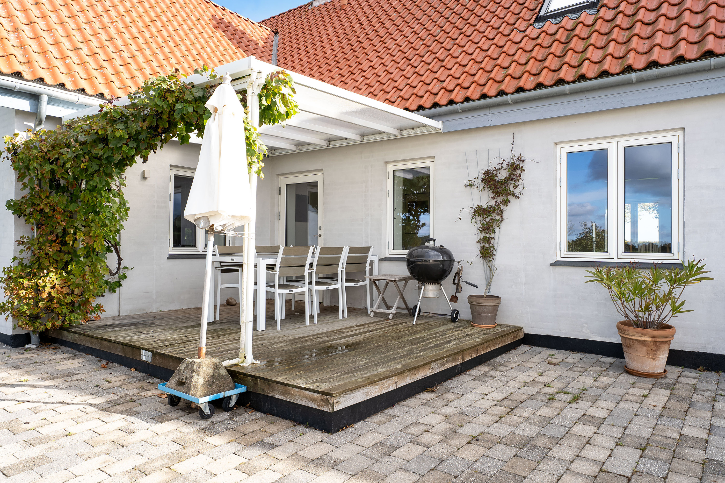 Fremhævet terrasse billede i fuldskærmstilstand. Billede af Strandhuse 2, Bregninge, 4871 Horbelev