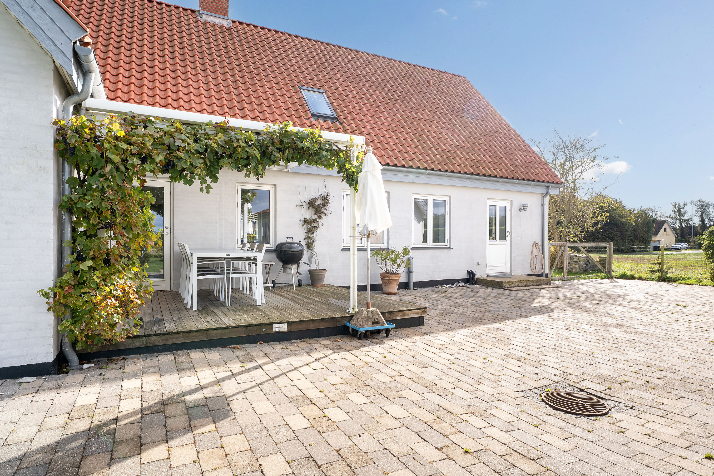 Fremhævet terrasse billede i fuldskærmstilstand. Billede af Strandhuse 2, Bregninge, 4871 Horbelev