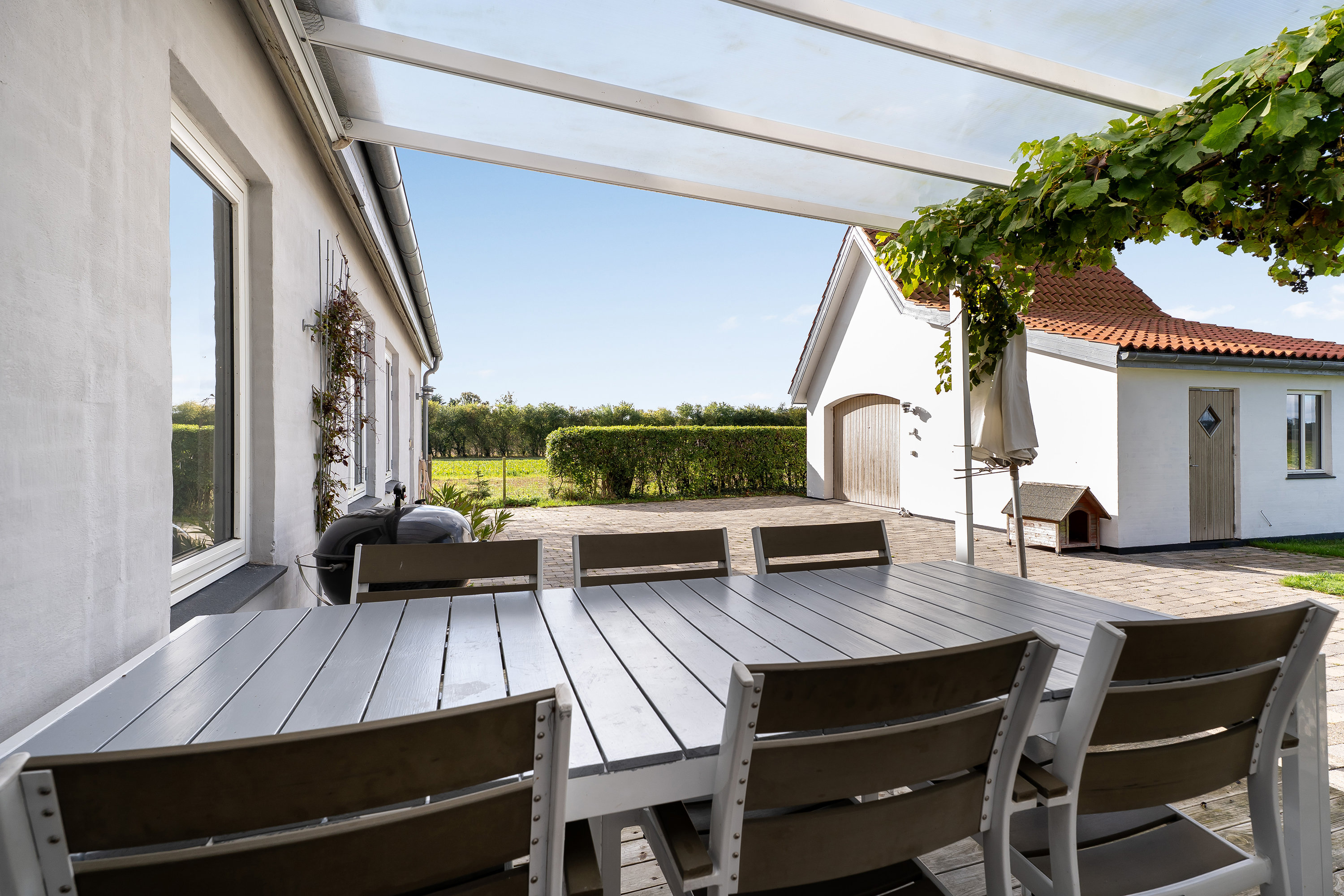 Fremhævet terrasse billede i fuldskærmstilstand. Billede af Strandhuse 2, Bregninge, 4871 Horbelev