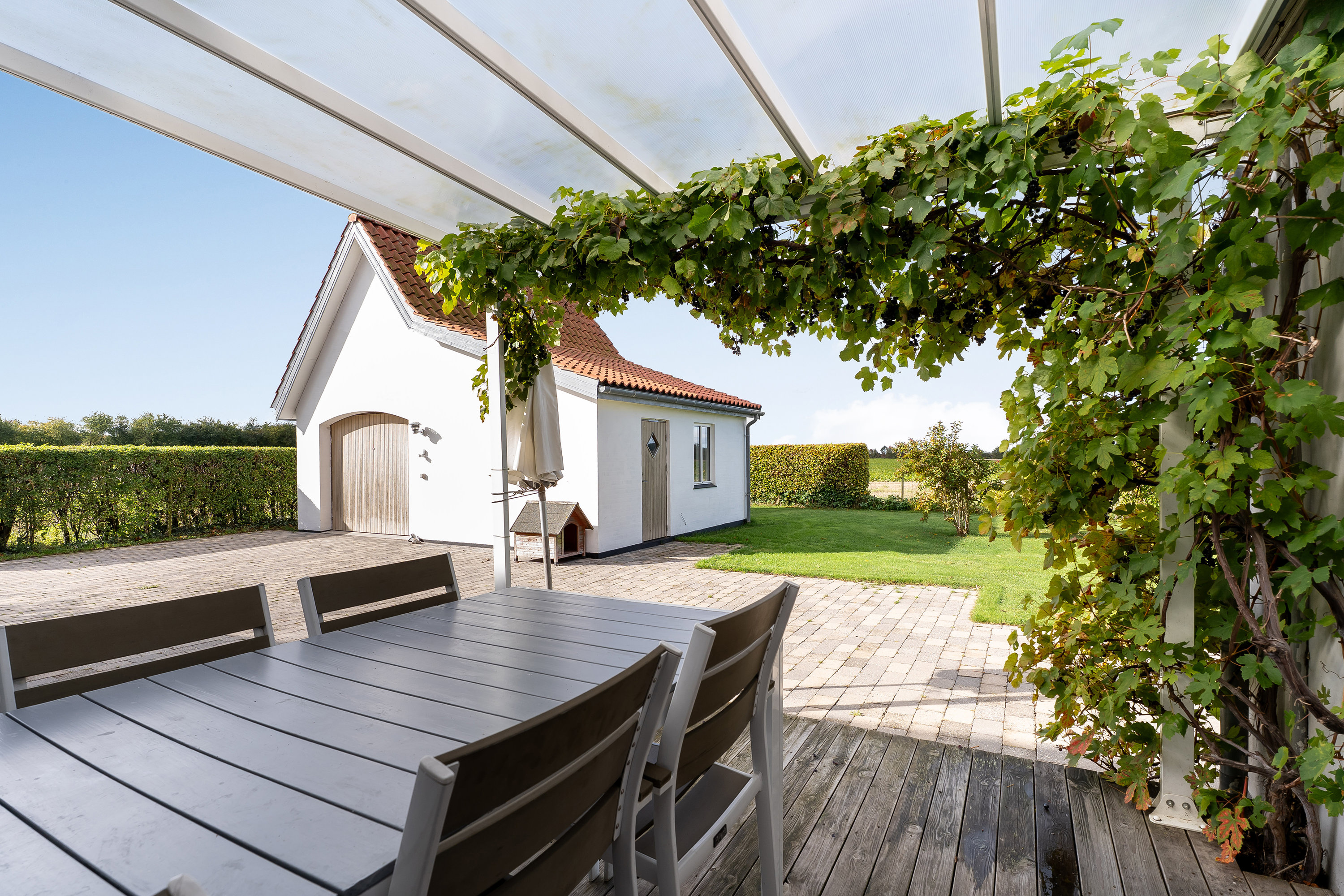 Fremhævet overdækket terrasse billede i fuldskærmstilstand. Billede af Strandhuse 2, Bregninge, 4871 Horbelev