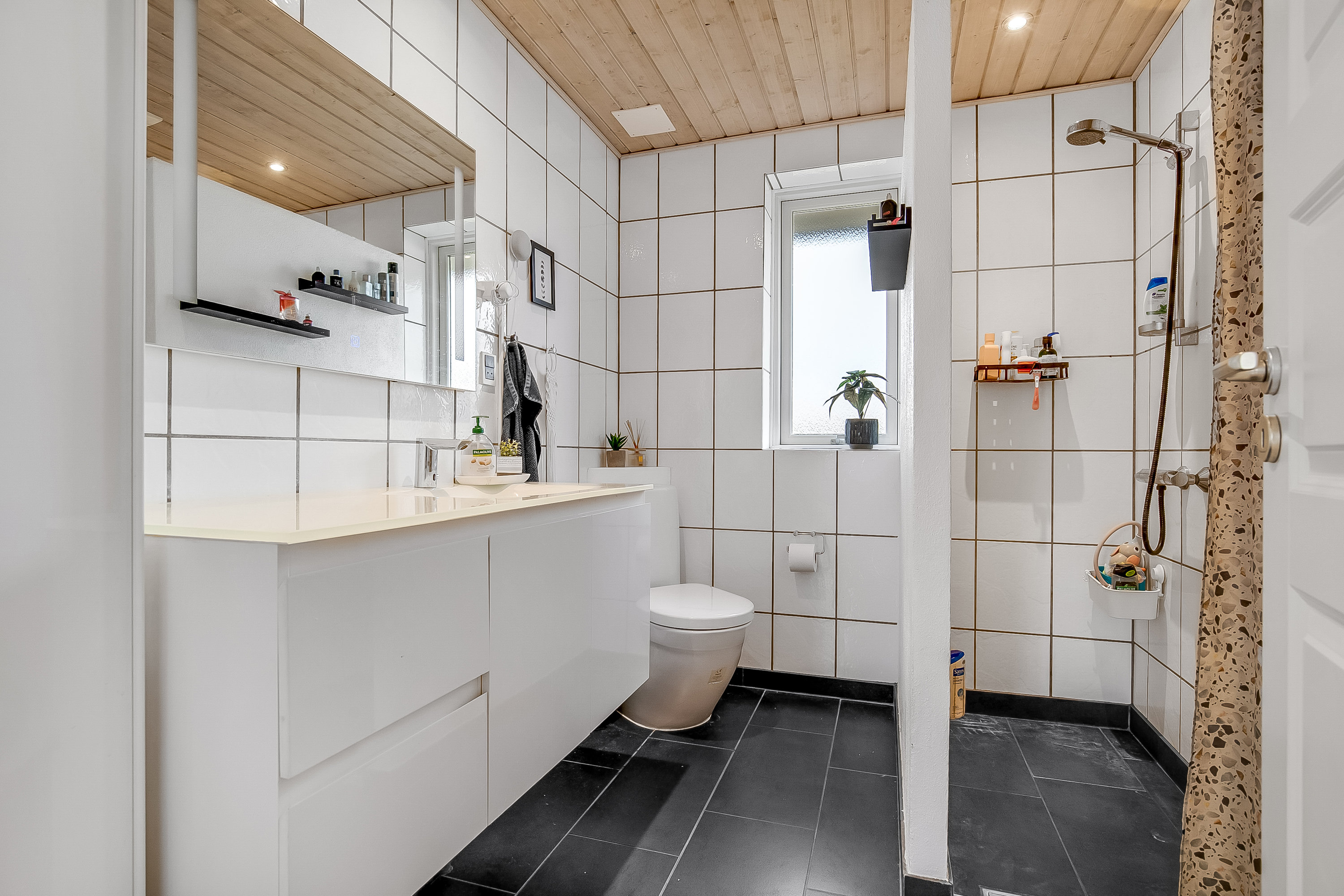 Fremhævet badeværelse billede i fuldskærmstilstand. Billede af Egeskov Bygade 41, Egeskov, 7000 Fredericia