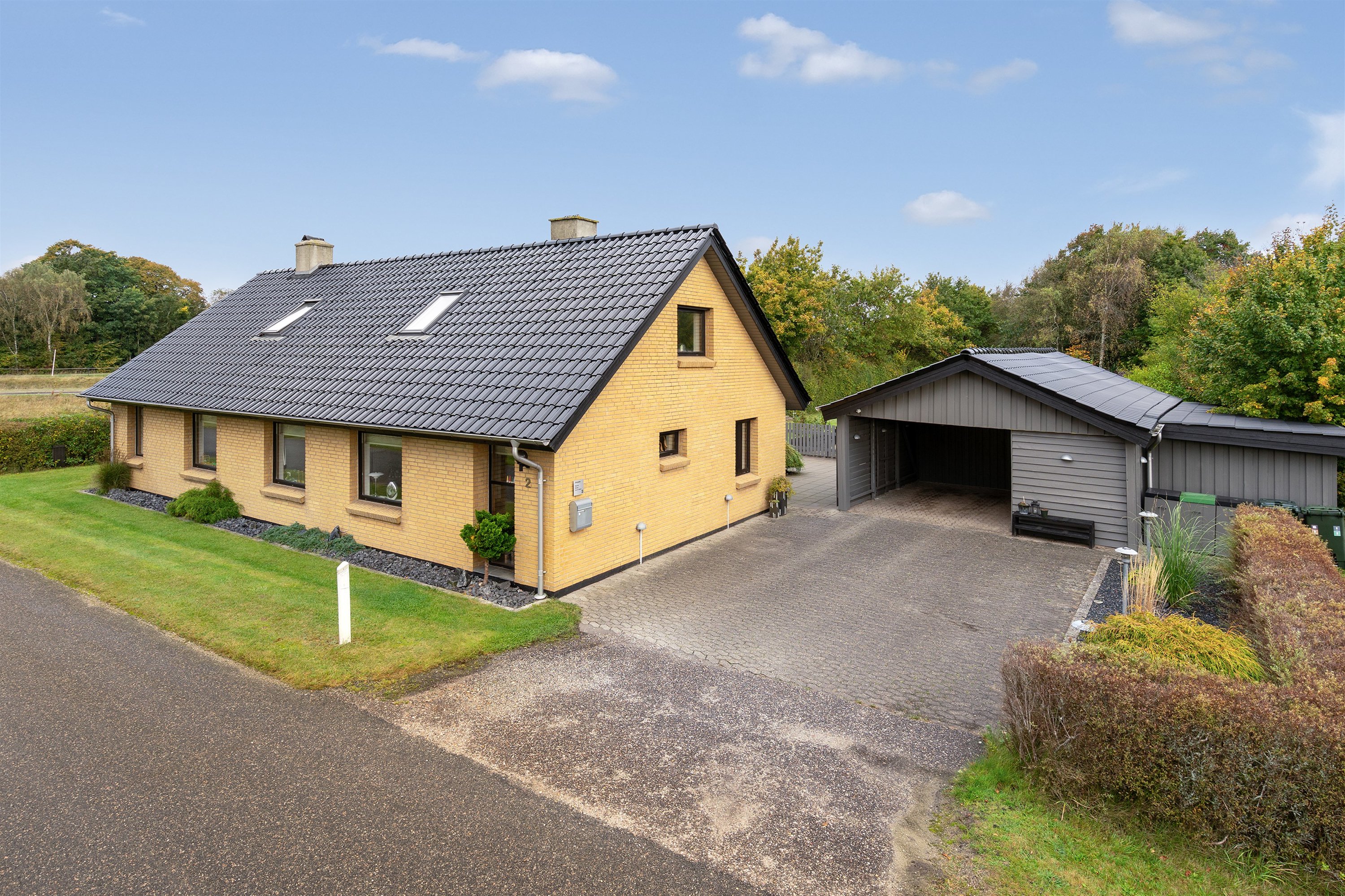 Fremhævet ejendommen billede i fuldskærmstilstand. Billede af Løvlundvej 2, 7190 Billund