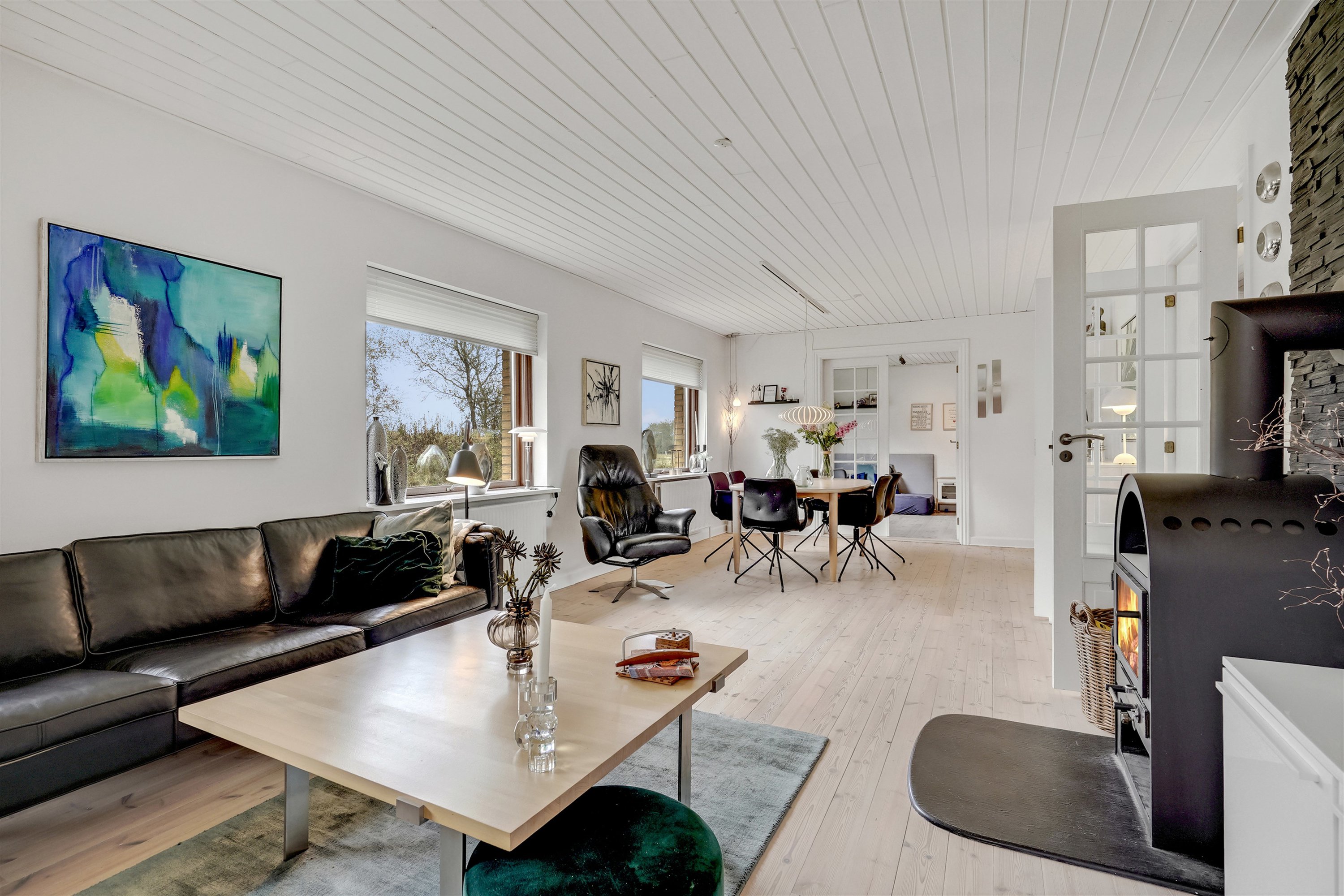 Fremhævet stue billede i fuldskærmstilstand. Billede af Løvlundvej 2, 7190 Billund