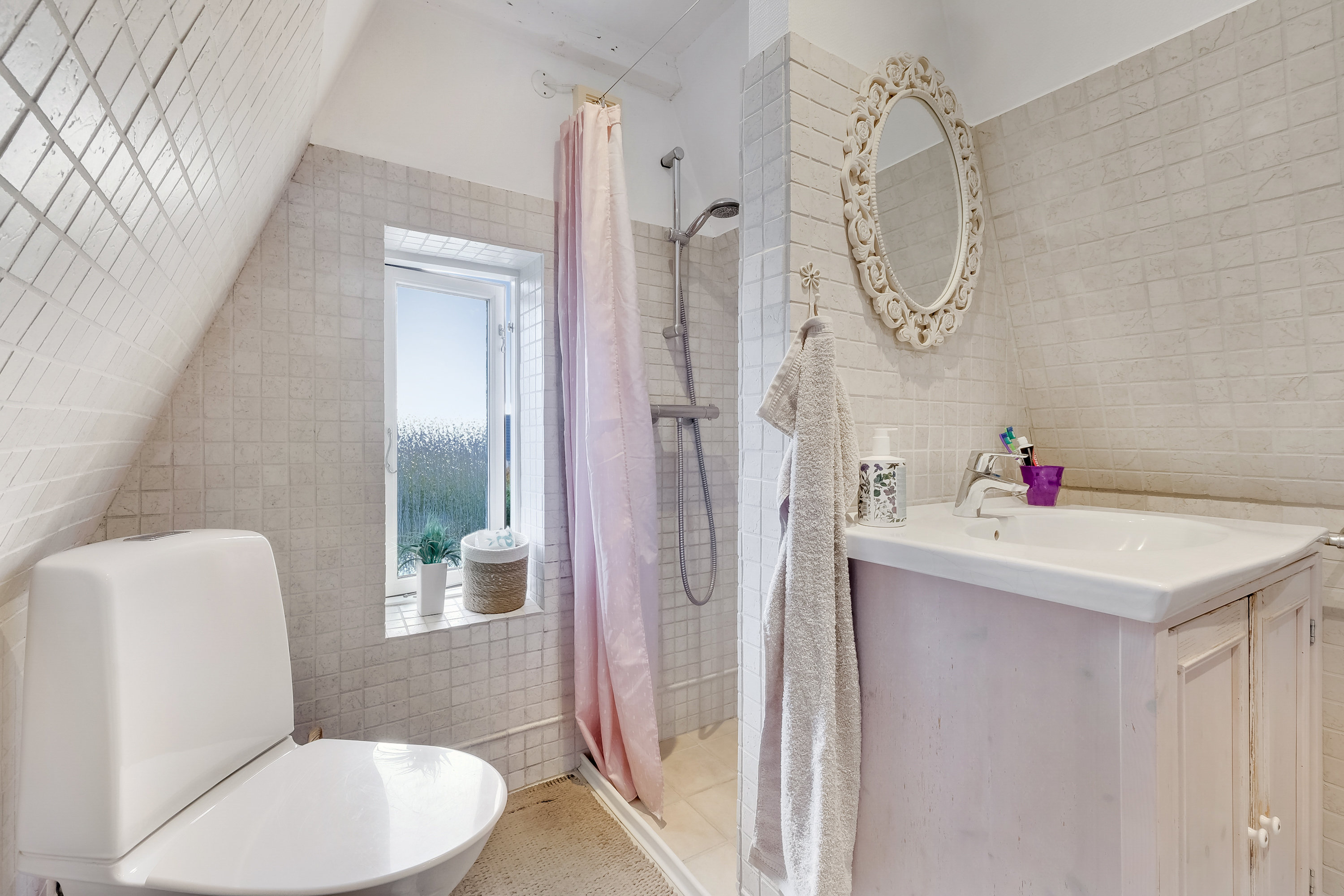 Fremhævet badeværelse billede i fuldskærmstilstand. Billede af Elmegade 31, 5500 Middelfart