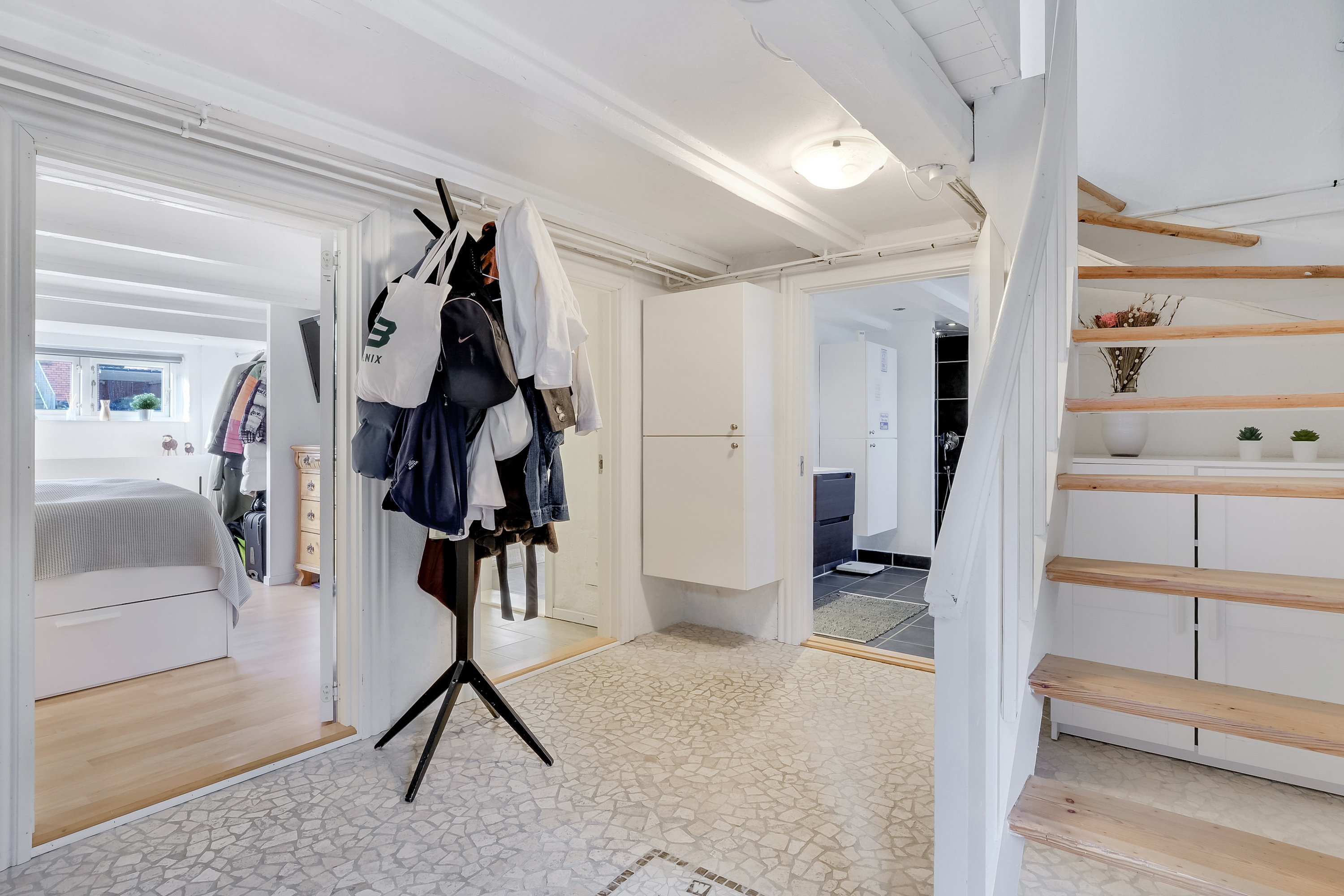 Fremhævet gang billede i fuldskærmstilstand. Billede af Elmegade 31, 5500 Middelfart