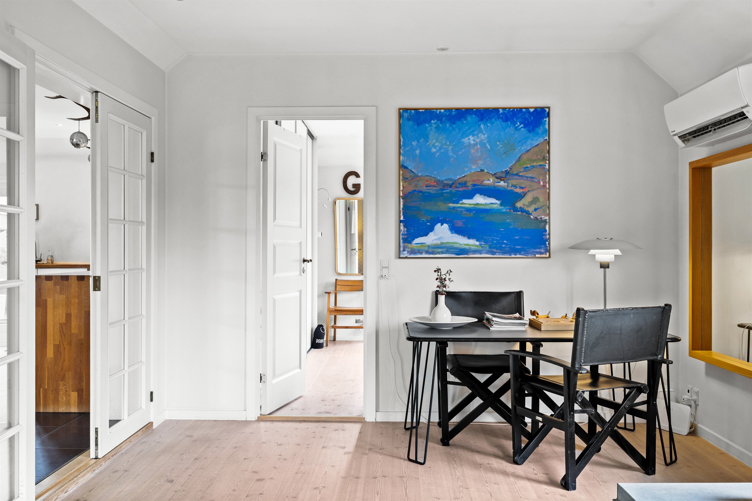 Fremhævet stue billede i fuldskærmstilstand. Billede af Højdevej 1, 3250 Gilleleje