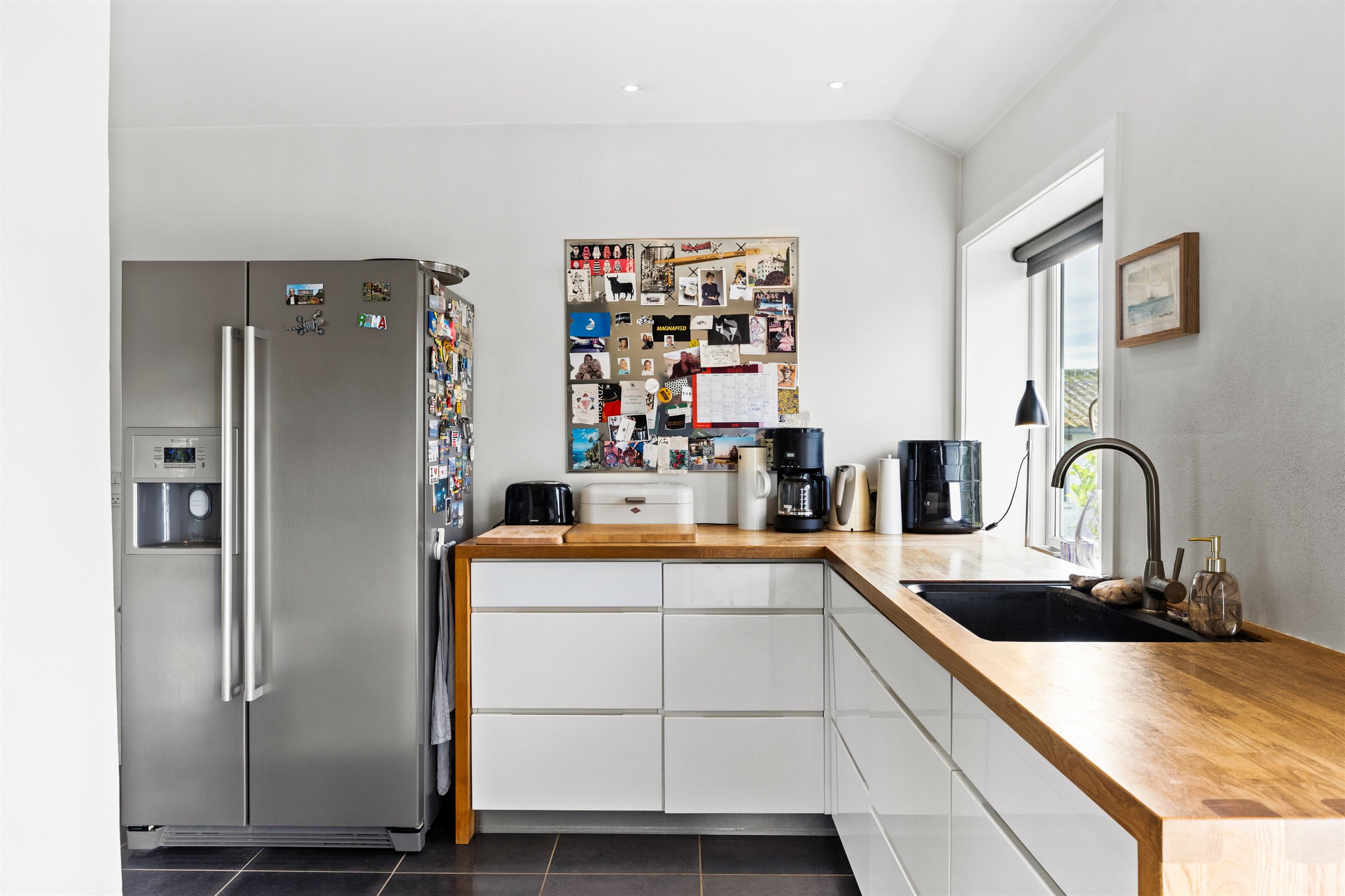 Fremhævet køkken billede i fuldskærmstilstand. Billede af Højdevej 1, 3250 Gilleleje