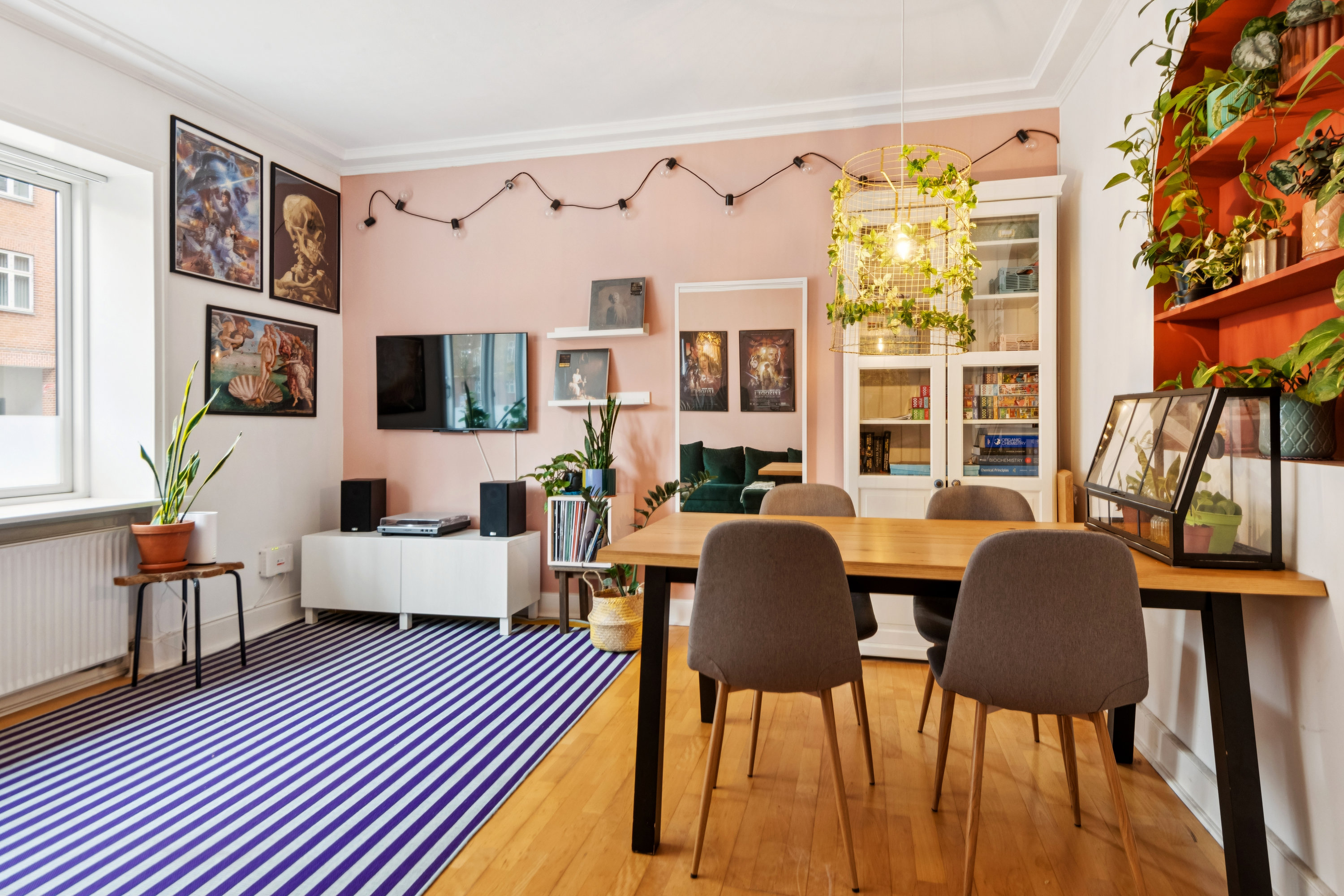 Miniaturebillede 1: stue. Billede af Østerbro 57, st.. tv., 9000 Aalborg