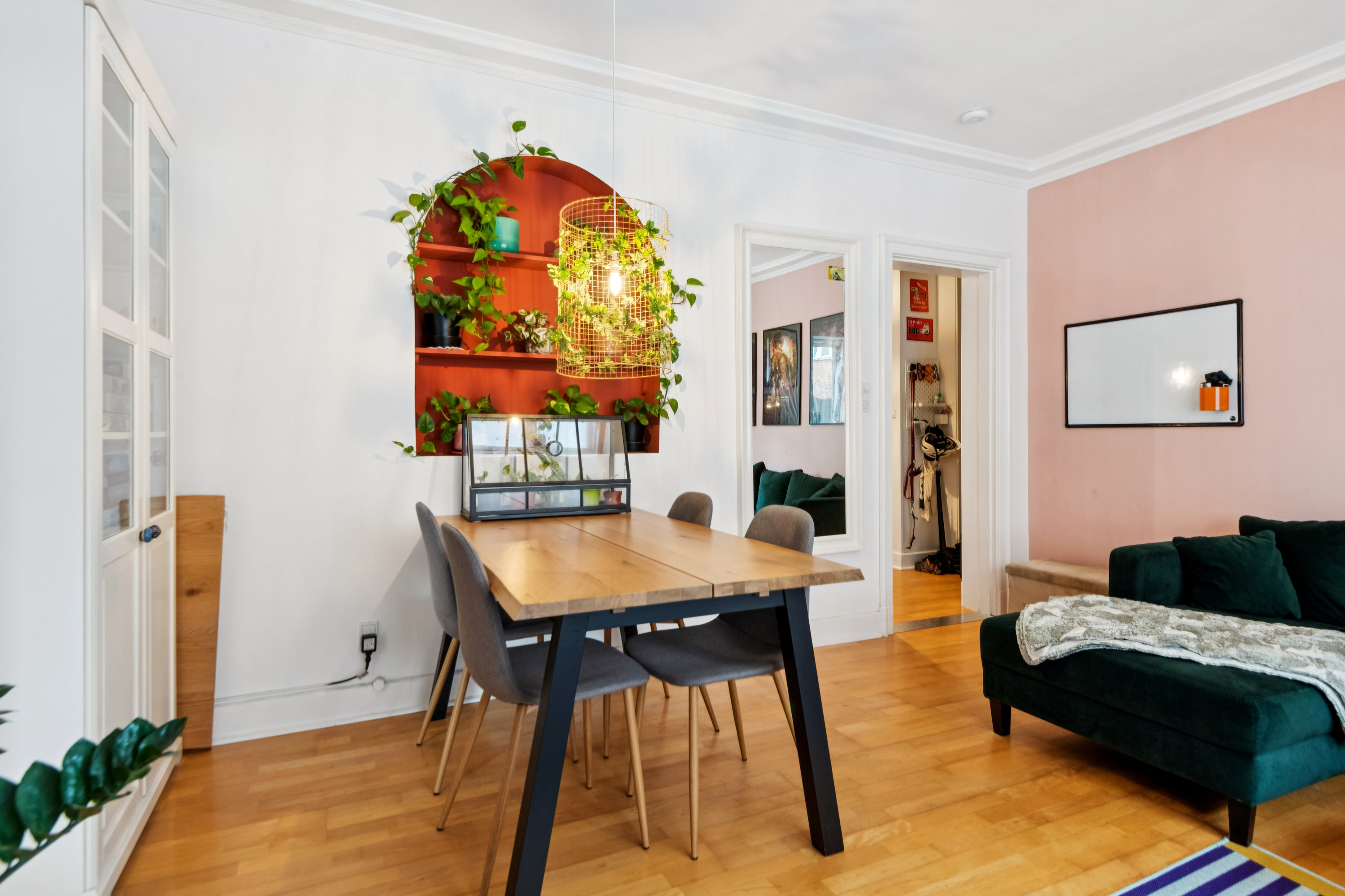 Fremhævet stue billede i fuldskærmstilstand. Billede af Østerbro 57, st.. tv., 9000 Aalborg